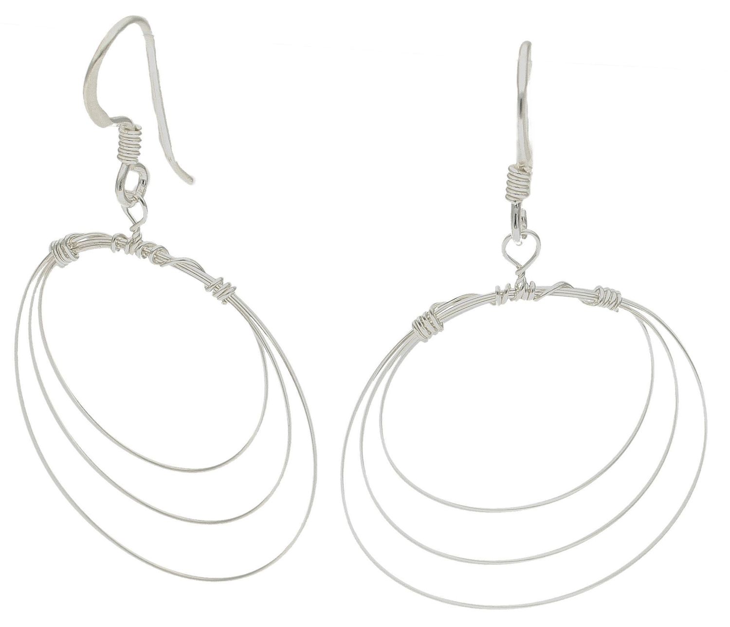 Srebrne kolczyki damskie 925 lekkie wiszące kółka DIA-KLC-10269-925. Srebrne kolczyki damskie. Srebrne kolczyki koła. Srebrne koła klasyczne. Srebrne klasyczne kolczyki gładkie koła. Srebrne kolczyki koła idealna na prezent..jpg