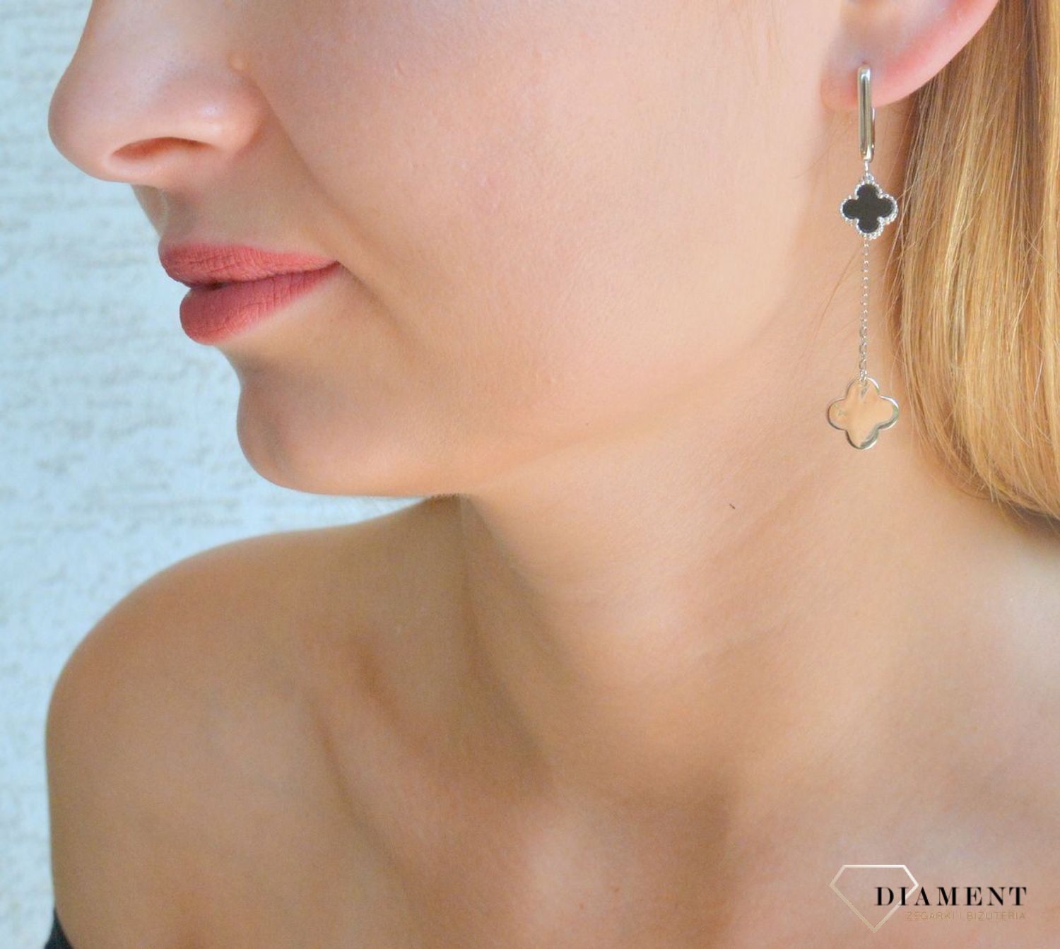 Srebrne kolczyki damskie 925 długie czarne koniczynki DIA-KLC-10271-925. Srebrne kolczyki damskie koniczyny. Srebrne długie kolczyki wiszące. Kolczyki z modnym wzorem. Pomysł na prezent dla kobiety, dla dziewczyny..jpg