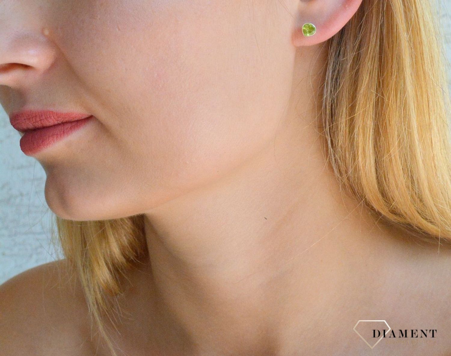 Srebrne kolczyki damskie wkrętki z zieloną cyrkonią DIA-KPL-10275-925. Srebrne kolczyki damskie. Srebrne kolczyki wkrętki. Srebrne kolczyki damskie z cyrkonią. Kolczyki srebrne na sztyft. Kolczyki srebrne z zieloną cyrkonią..jpg