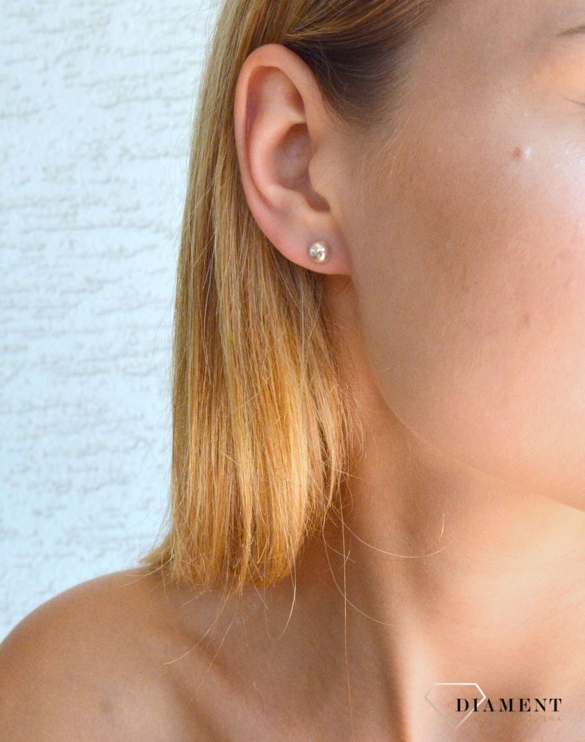 Srebrne kolczyki damskie na sztyft kulki DIA-KLC-10296-925. Srebrne kolczyki damskie. Srebrne kolczyki idealne na prezent. Srebrne kolczyki wkrętki półkule. Srebrne kolczyki klasyczne wkrętki..jpg