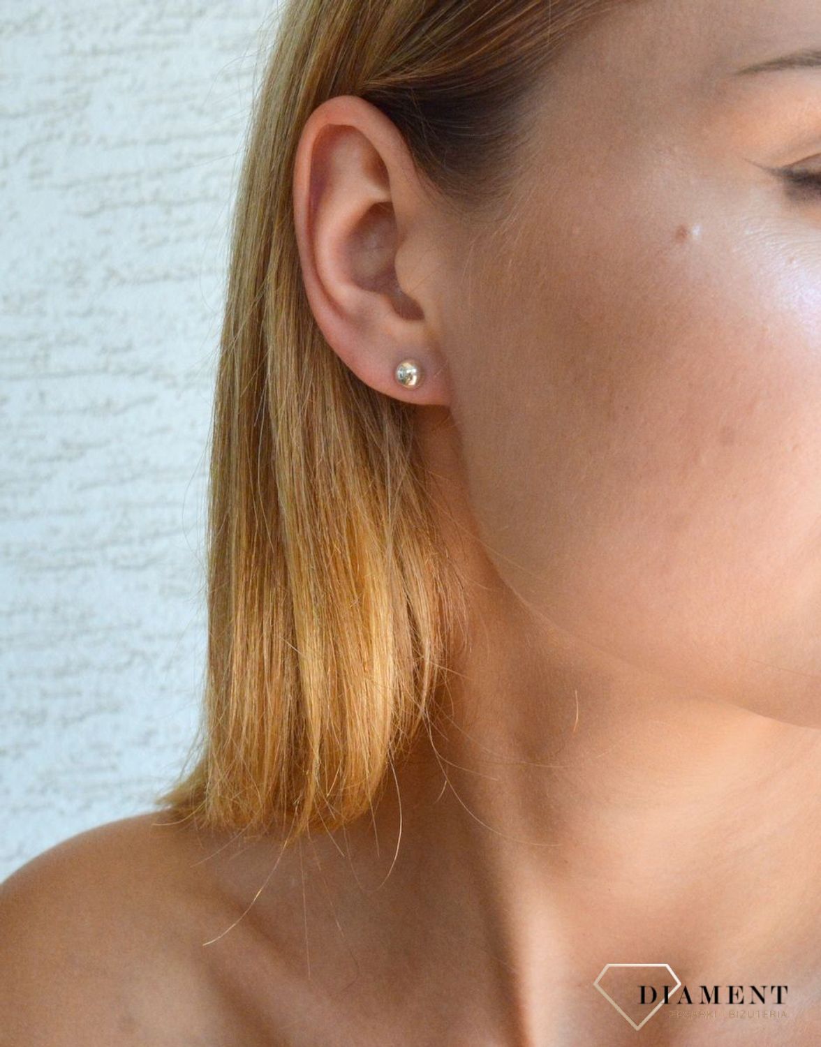 Srebrne kolczyki damskie na sztyft kulki DIA-KLC-10296-925. Srebrne kolczyki damskie. Srebrne kolczyki idealne na prezent. Srebrne kolczyki wkrętki półkule. Srebrne kolczyki klasyczne wkrętki..jpg