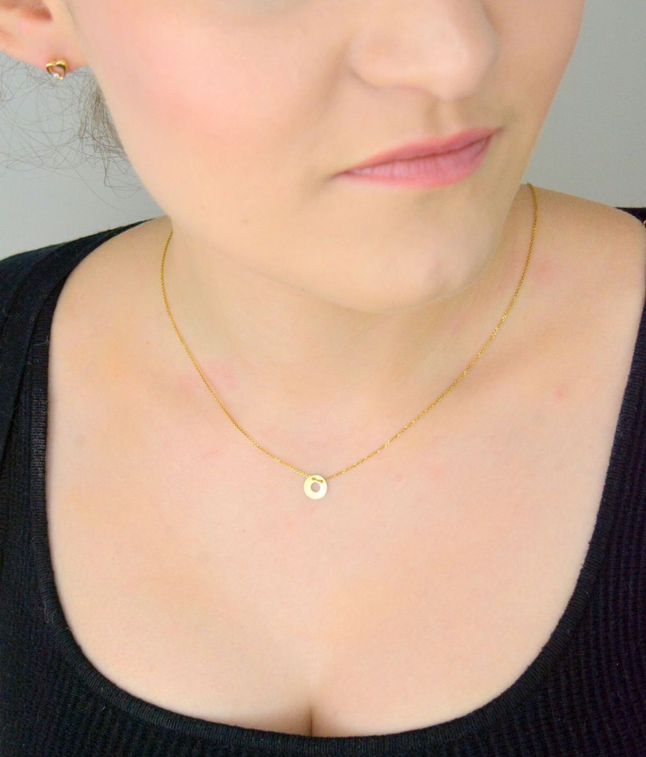 Kolczyki złote serca z cyrkonią pr 585, DIA-KLC-1030-585 Kolczyki mają kształt serduszka z małą cyrkonią. Kolczyki to ponadczasowa biżuteria, która pasuje do każdego rodzaju stylizacji.1.jpg