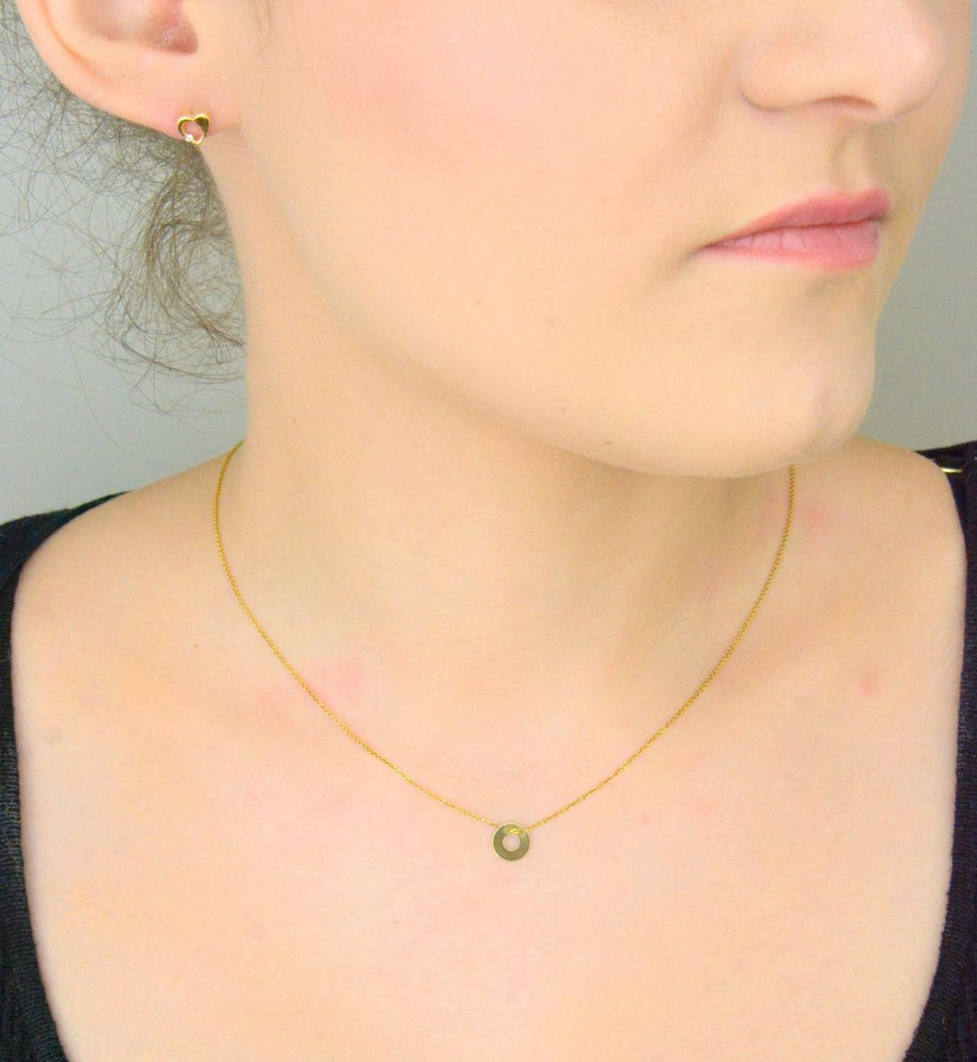 Kolczyki złote serca z cyrkonią pr 585, DIA-KLC-1030-585 Kolczyki mają kształt serduszka z małą cyrkonią. Kolczyki to ponadczasowa biżuteria, która pasuje do każdego rodzaju stylizacji.1.jpg