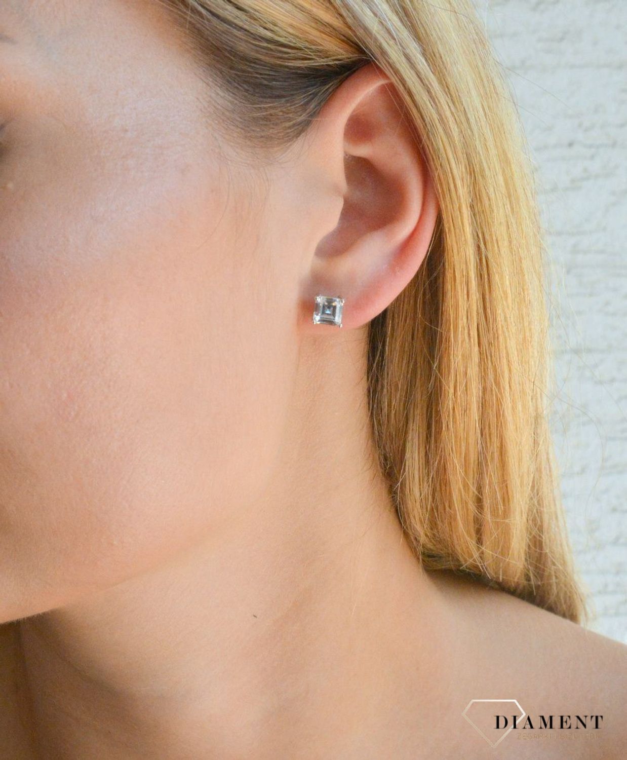 Srebrne kolczyki damskie. Srebrne kolczyki wkrętki. Srebrne kolczyki damskie z cyrkoniami. Kolczyki srebrne z białą cyrkonią na prezent..jpg