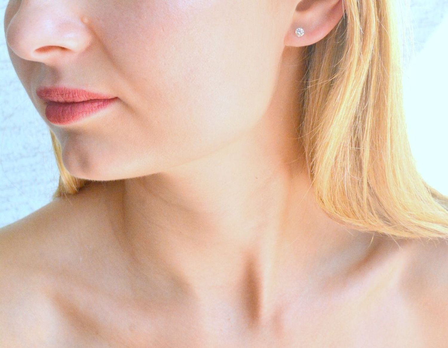 Srebrne kolczyki damskie wkrętki z okrągłą cyrkonią DIA-KLC-10340-925. Srebrne kolczyki damskie. Srebrne kolczyki wkrętki. Srebrne kolczyki damskie z cyrkoniami. Kolczyki srebrne z białą cyrkonią na prezent..jpg