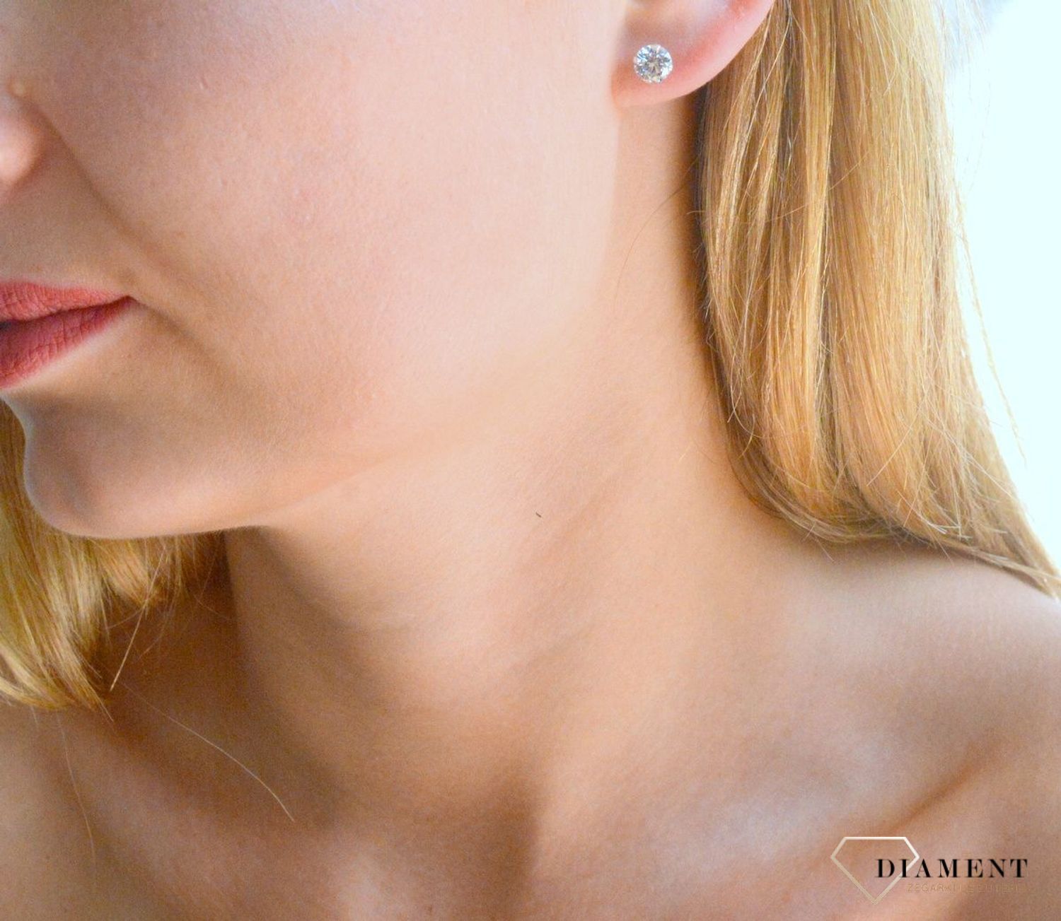 Srebrne kolczyki damskie wkrętki z okrągłą cyrkonią DIA-KLC-10343-925. Srebrne kolczyki damskie. Srebrne kolczyki wkrętki. Srebrne kolczyki damskie z cyrkoniami. Kolczyki srebrne z białą cyrkonią na prezent..jpg