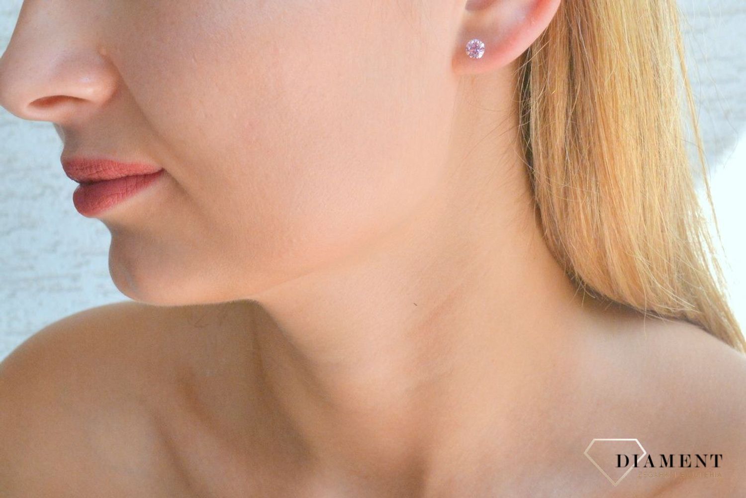 Srebrne kolczyki damskie wkrętki z różową cyrkonią DIA-KLC-10347-925. Srebrne kolczyki damskie. Srebrne kolczyki wkrętki. Srebrne kolczyki damskie z cyrkoniami. Kolczyki srebrne z cyrkonią na prezent..jpg