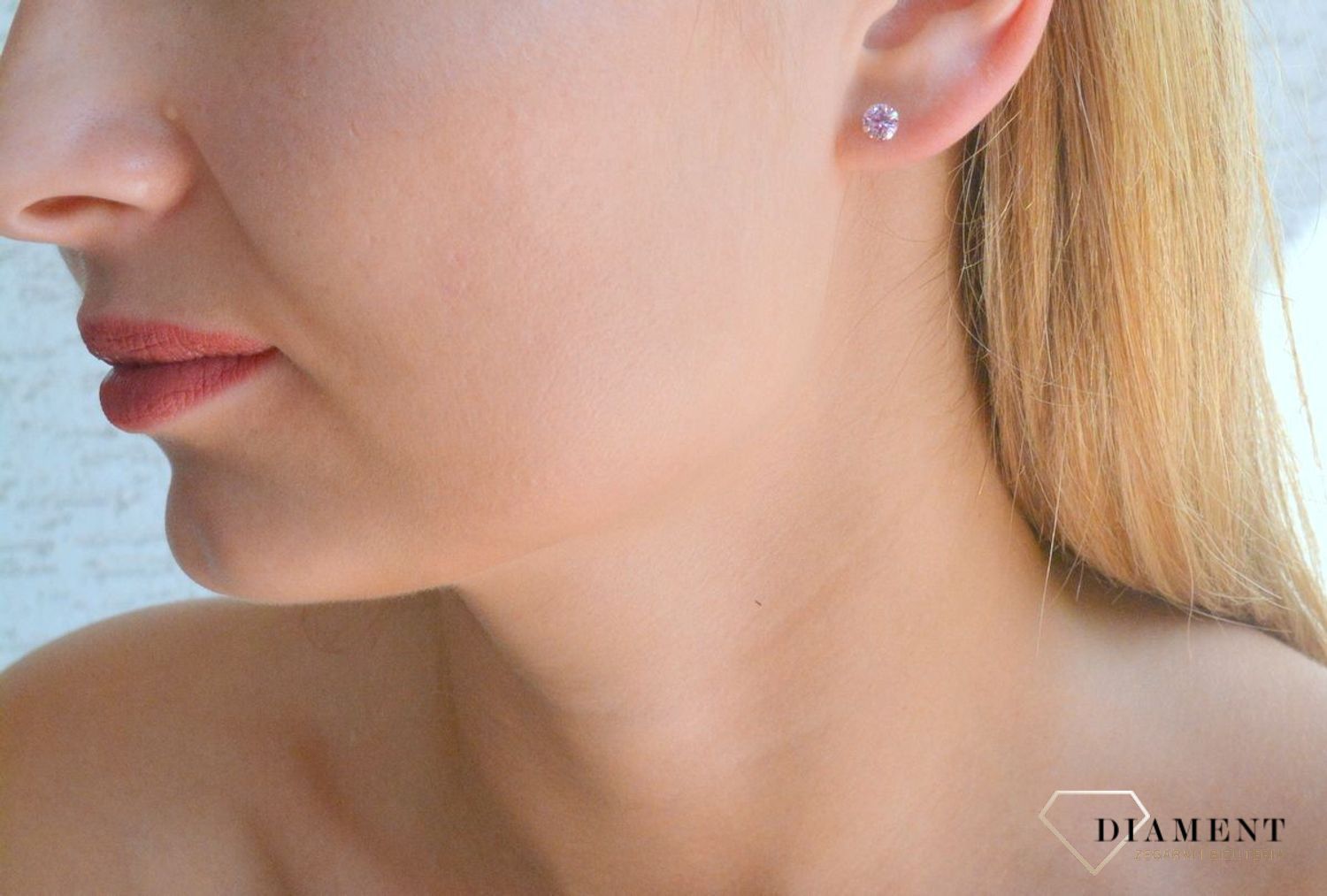 Srebrne kolczyki damskie wkrętki z różową cyrkonią DIA-KLC-10347-925. Srebrne kolczyki damskie. Srebrne kolczyki wkrętki. Srebrne kolczyki damskie z cyrkoniami. Kolczyki srebrne z cyrkonią na prezent..jpg