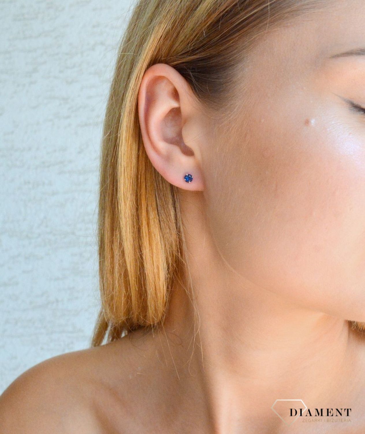 Srebrne kolczyki damskie wkrętki z niebieską cyrkonią DIA-KLC-10350-925. Srebrne kolczyki damskie. Srebrne kolczyki wkrętki. Srebrne kolczyki damskie z cyrkoniami. Kolczyki srebrne z cyrkonią na prezent..jpg