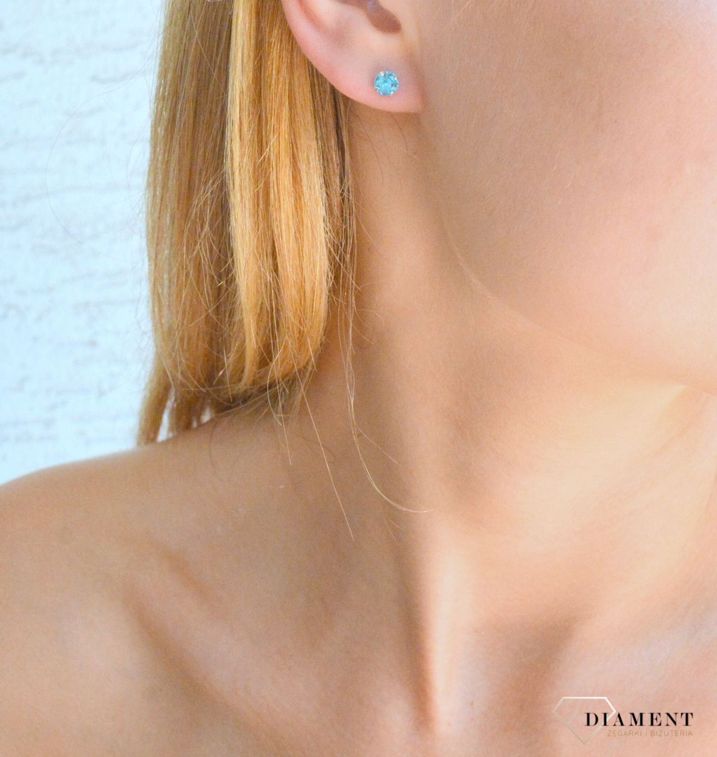 Srebrne kolczyki damskie wkrętki z niebieską cyrkonią DIA-KLC-10353-925. Srebrne kolczyki damskie. Srebrne kolczyki wkrętki. Srebrne kolczyki damskie z cyrkoniami. Kolczyki srebrne z cyrkonią na prezent..jpg