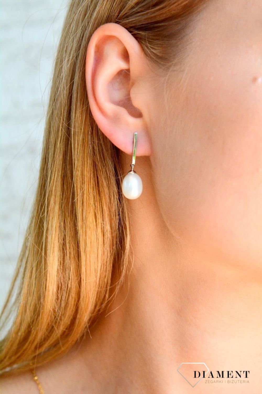 Złote kolczyki damskie 585 białe złoto z perłą DIA-KLC-10531-585. Złote kolczyki damskie z perełkami. Złote kolczyki z zapięciem na sztyft. Złote kolczyki z białego złota idealne na prezent. Złote kolczyki z perłami (3).JPG