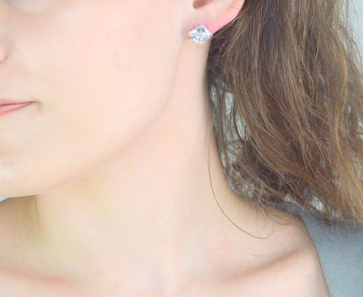 Kolczyki srebrne kwadraty z cyrkonią pr 925, DIA-KLC-10549-925 Srebrne kolczyki zostały wykonane z najwyższej jakości srebra próby 925. Idealny prezent dla każdej kobiety. Srebrne kolczyki posiadają 1.jpg