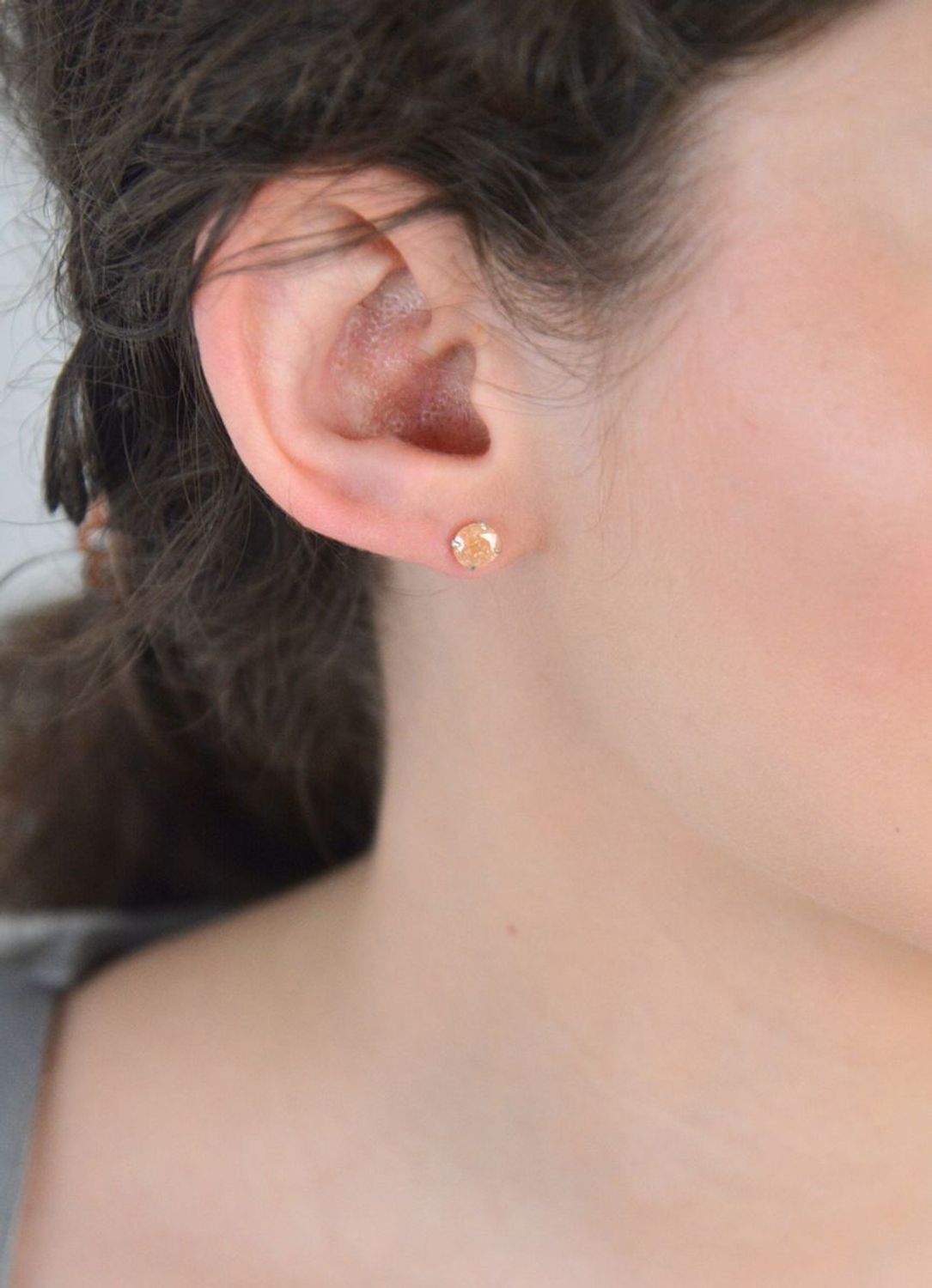 Kolczyki srebrne pomarańczowe cyrkonie 925, DIA-KLC-10565-925. Kolczyki ozdobione pomarańczowymi cyrkoniami to idealny prezent dla każdej kobiety. Srebrne kolczyki wkrętki.1.jpg