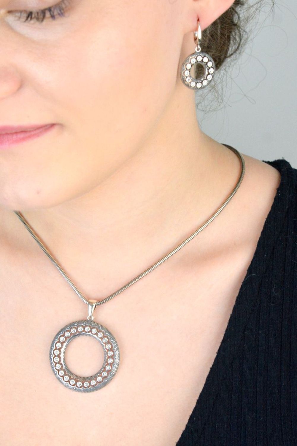 Kolczyki damskie wiszące srebrne próba 925, okrągłe z cyrkoniami DIA-KLC-10579-925.jpg