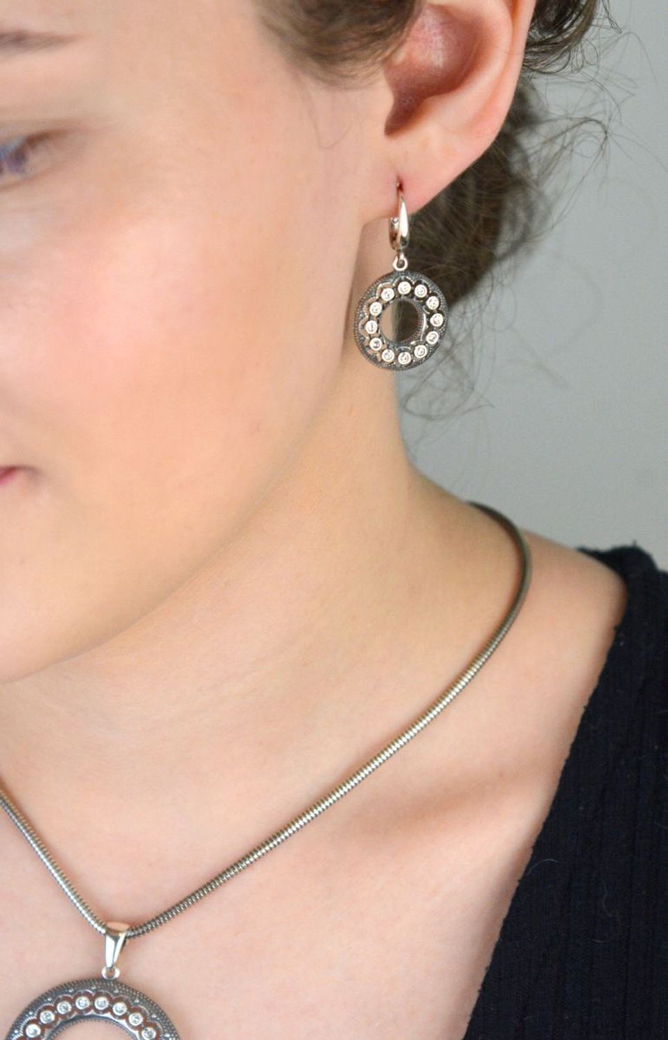 Kolczyki damskie wiszące srebrne próba 925, okrągłe z cyrkoniami DIA-KLC-10579-925.jpg