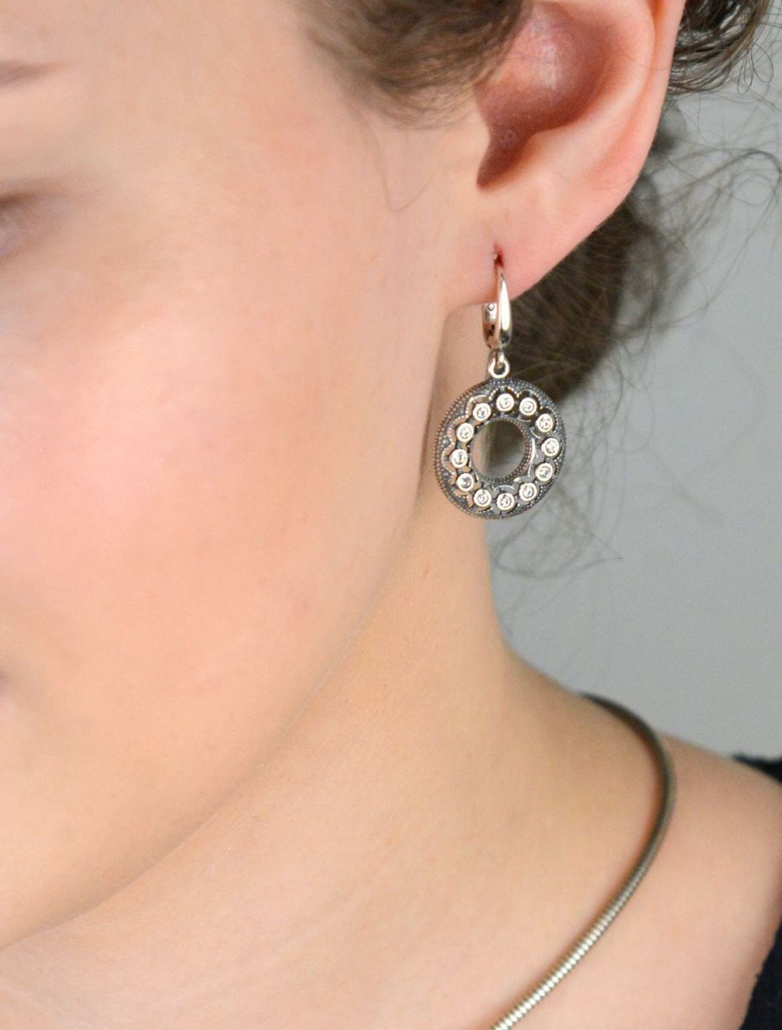 Kolczyki damskie wiszące srebrne próba 925, okrągłe z cyrkoniami DIA-KLC-10579-925.jpg