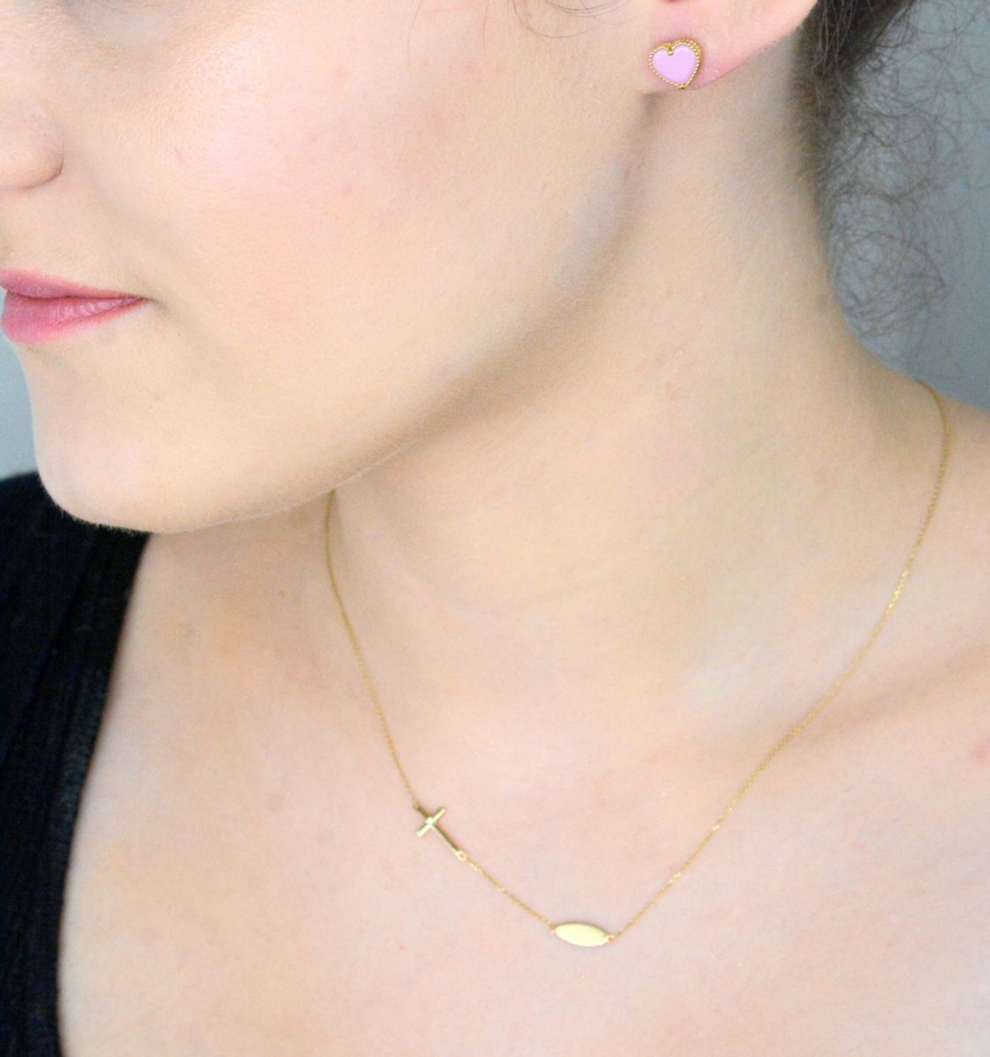 Kolczyki złote różowe serca pr 585, DIA-KLC-1059-585 Złote kolczyki zostały wykonane z wysokiej jakości złota próby 585. Złote kolczyki serca z różowym kamieniem.1.jpg