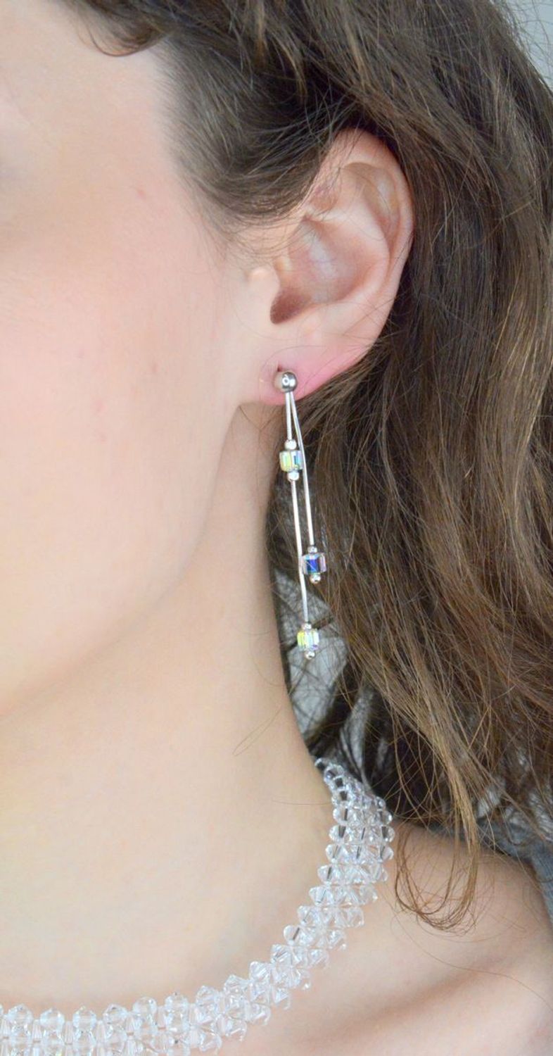 Srebrne kolczyki wiszące z kryształkami próba 925, DIA-KLC-10598-925. Wiszące kolczyki damskie z kryształkami. Kolczyki damskie na sztyft. Kolczyki damskie na prezent.1.jpg