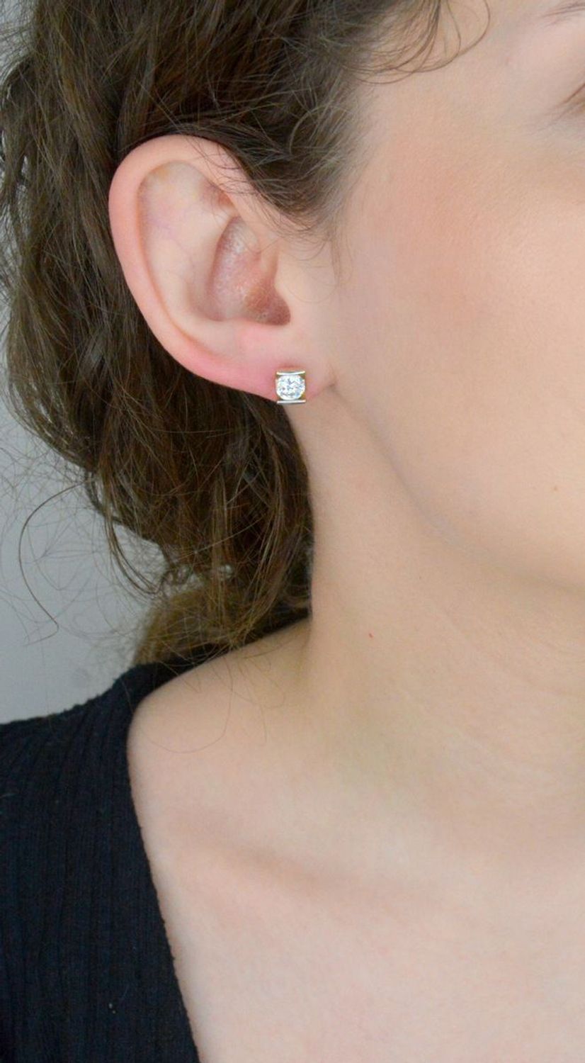 Kolczyki złote duże cyrkonie otoczone złotem wkrętki próba 585 DIA-KLC-1064-585 klc.jpg