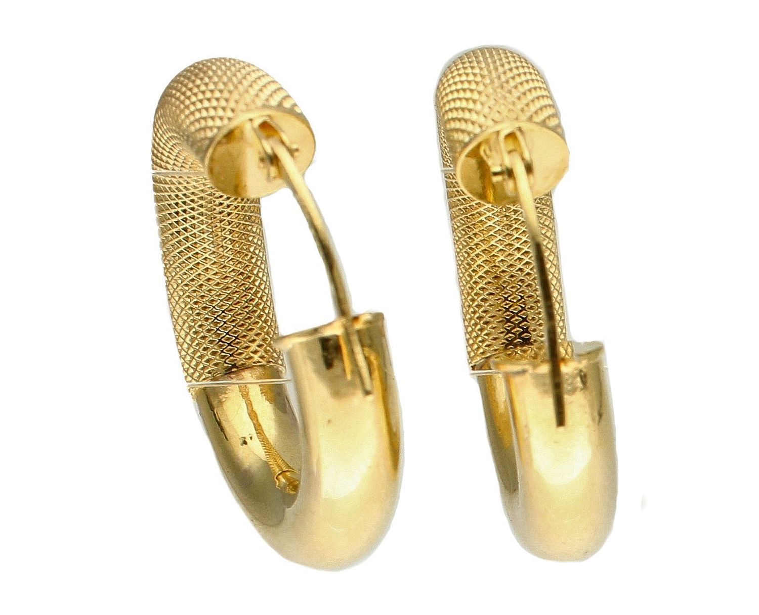 Złote kolczyki 585 nowoczesne koła z grawerowaniem DIA-KLC-10682-585. Złota biżuteria damska. Złote kolczyki próby 585. Złote kolczyki koła. Ponadczasowe kolczyki złote koła. Kolczyki koła z ozd (3).jpg