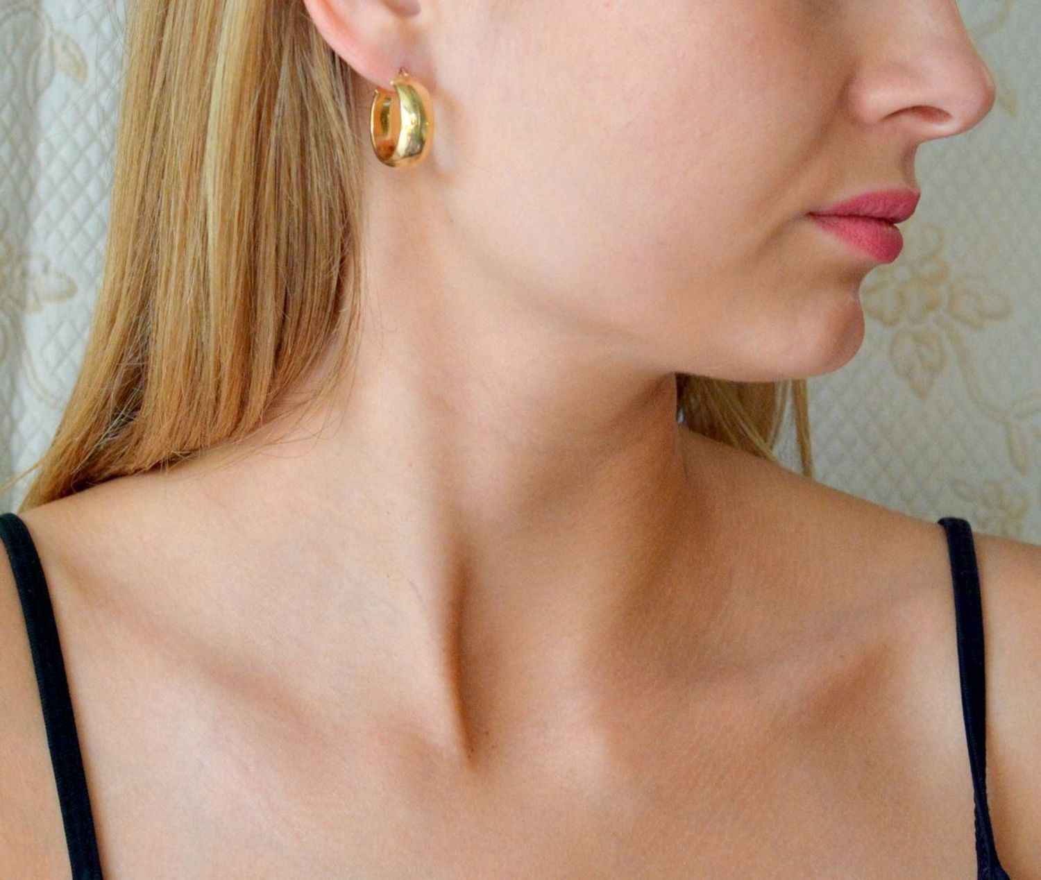 Złote kolczyki 585 gładkie kółka klasyczne 2 cm DIA-KLC-10684-585. Złote kolczyki koła. Kolczyki klasyczne koła. Kolczyki gładkie koła. Koła złote kolczyki. Kolczyki damskie złota koła idealne n (4).jpg