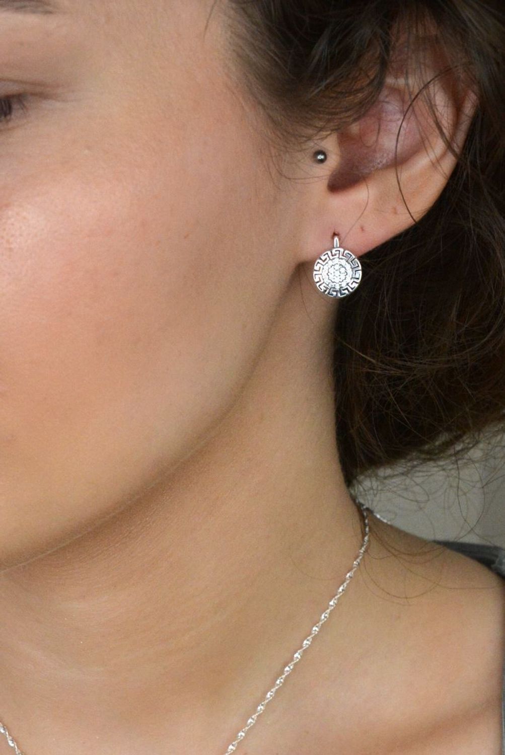 Kolczyki srebrne droga grecka z cyrkonią, pr 925, DIA-KLC-10716-925 Srebrne kolczyki kółeczka okrągłe zostały wykonane z najwyższej jakości srebra próby 925, 1.jpg