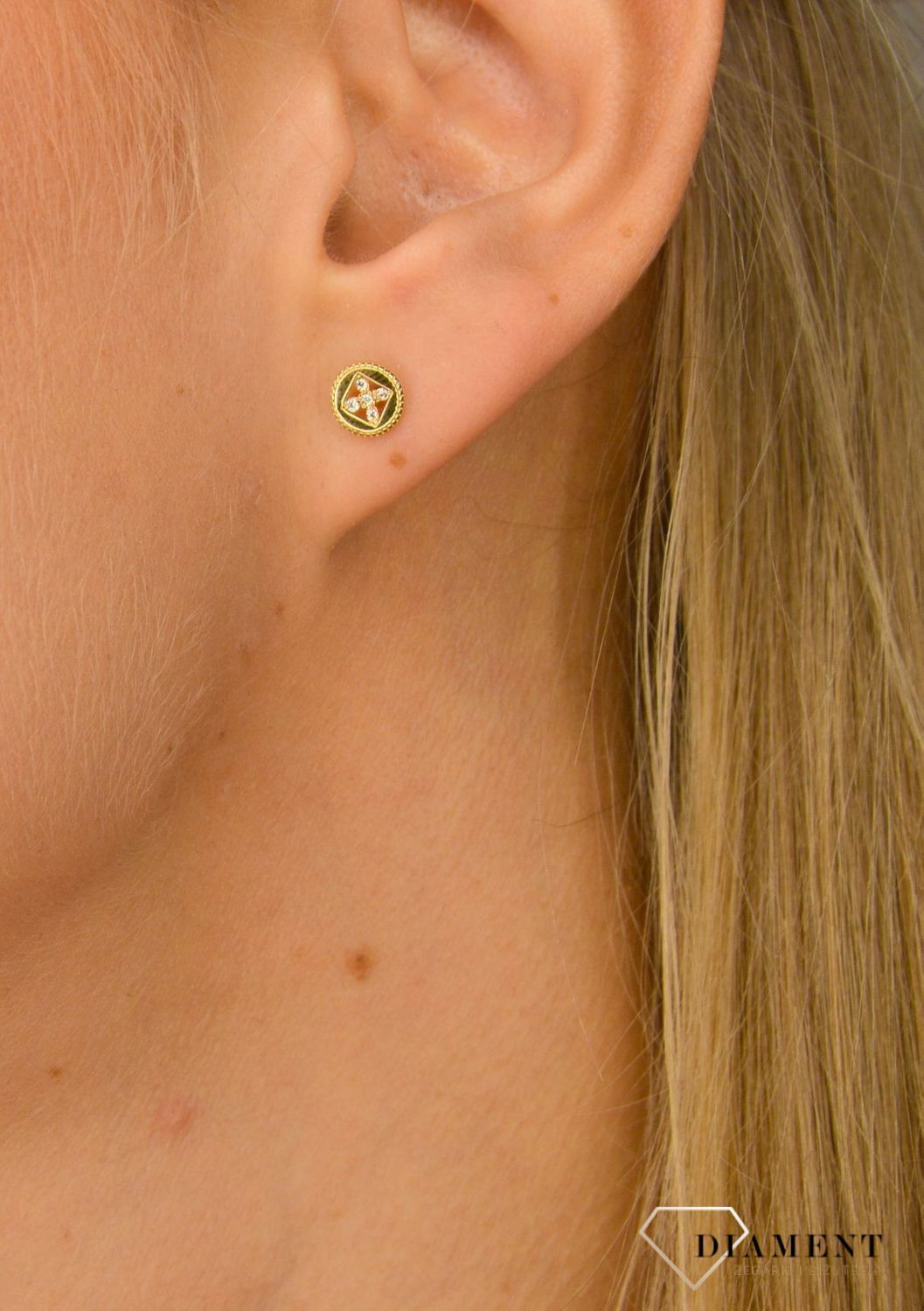 Złote kolczyki 585 w kształcie koła z cyrkonią DIA-KLC-1074-585.jpg