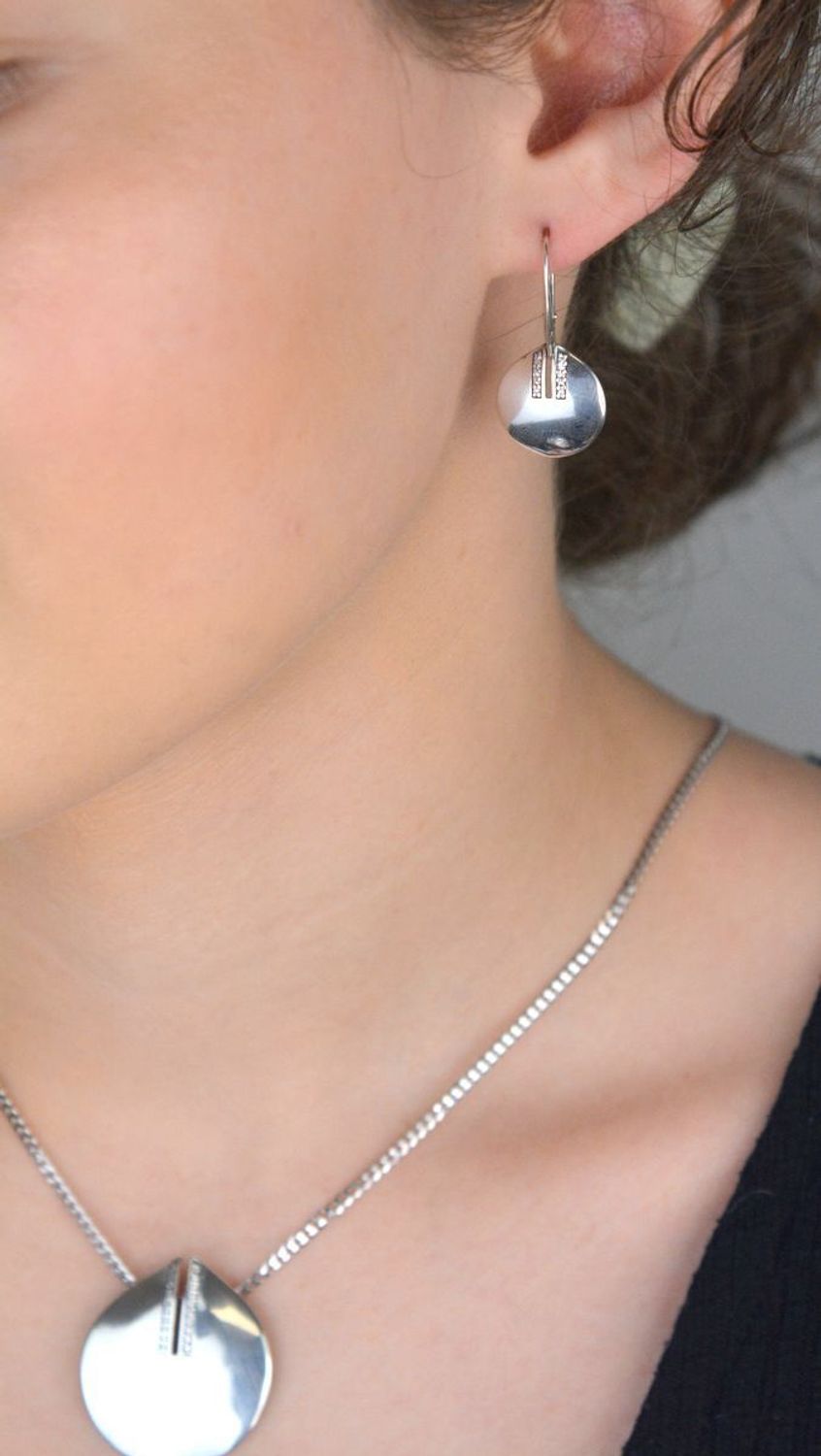 Srebrne kolczyki 925 z cyrkoniami – bigiel, 3,60 g, długość 3,2 cm.jpg