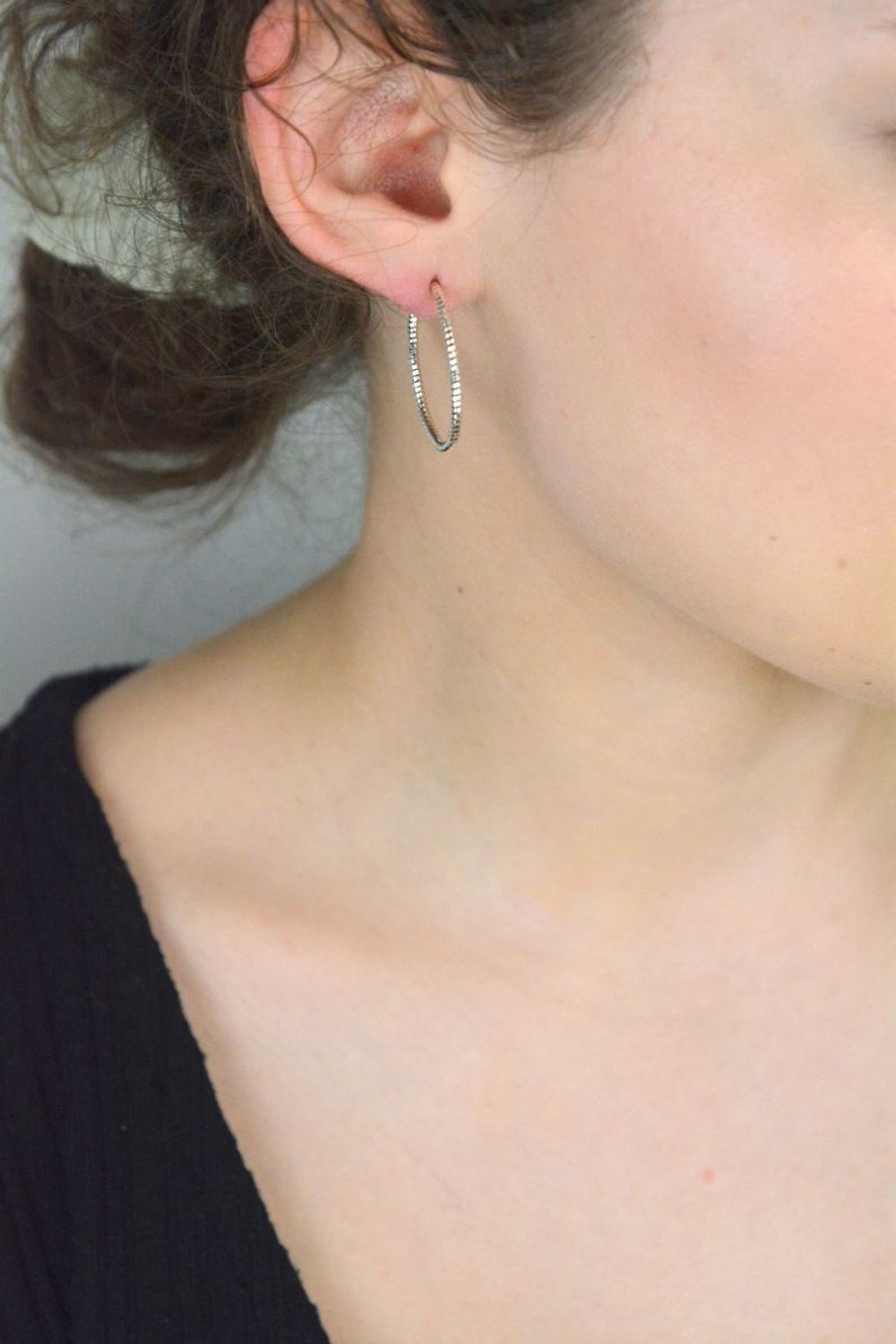 Kolczyki srebrne koła z ozdobnym wzorem, model DIA-KLC-10750-925. Srebro 925, zapięcie na sztyft, średnica 3,0 cm, waga 4,00 g. Stylowy dodatek na co dzień i na specjalne okazje..jpg