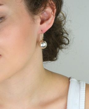 Eleganckie srebrne kolczyki damskie 925 – wiszące kulki o średnicy 15 mm z zapięciem typu bigiel. Ponadczasowy styl i wysoka jakość. Model DIA-KLC-10751-925, waga 6,40 g (2).JPG