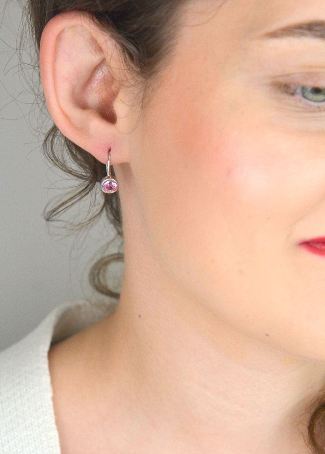 Eleganckie kolczyki srebrne damskie próba 925 z różową cyrkonią. Bigiel angielski, wygodne i oryginalne. Wielkość 1,8 cm, waga 2,20 g. Model DIA-KLC-10755-925.1.jpg