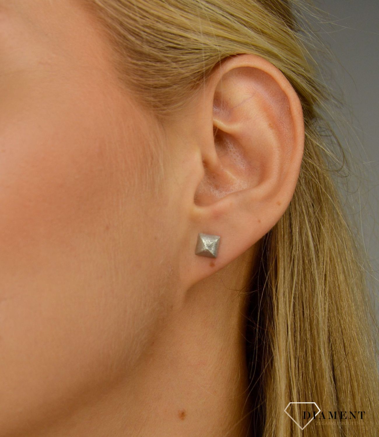 Złote kolczyki 585 białe złoto piramidki DIA-KLC-1077-585.jpg