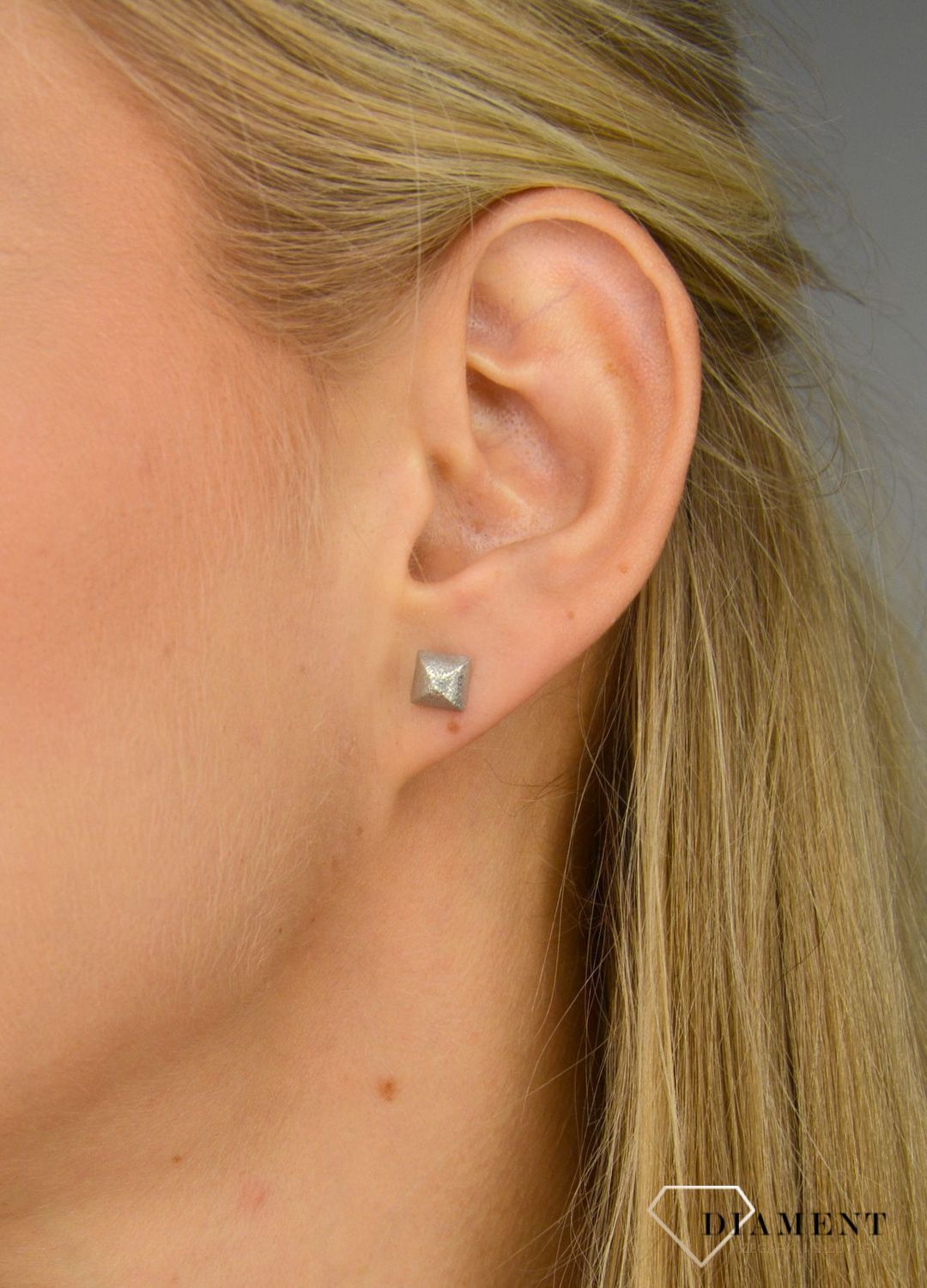 Złote kolczyki 585 białe złoto piramidki DIA-KLC-1077-585.jpg
