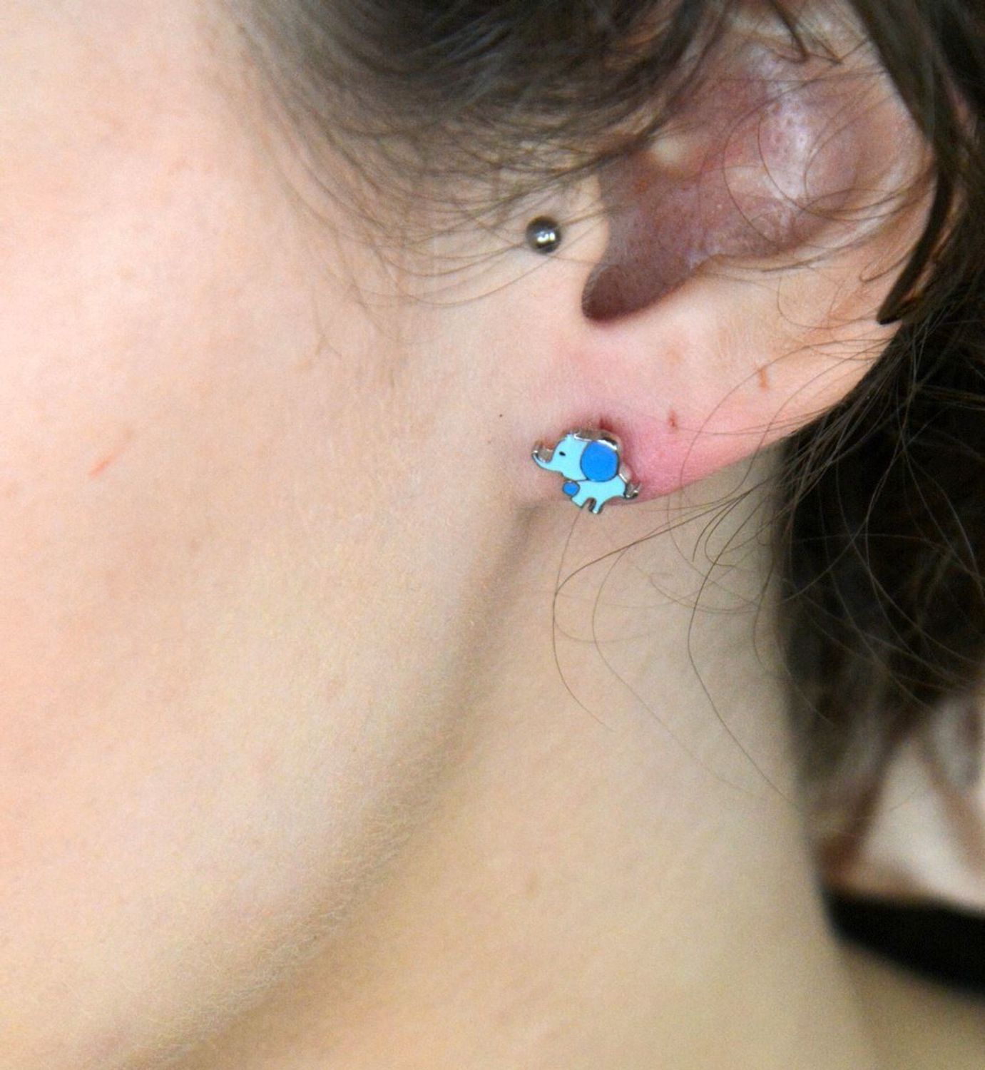 Kolczyki srebrne Niebieskie słoniki na sztyft, próba 925 DIA-KLC-10781-925.  Dziecięca srebrna biżuteria będzie idealnym pomysłem na prezent. Kolorowe kolczyki dla dziewczynki. 1.jpg