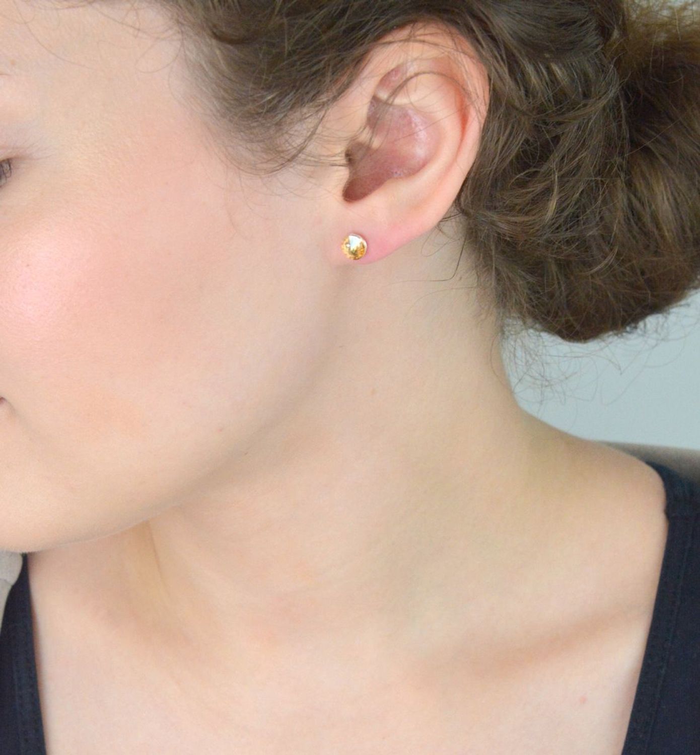 Srebrne kolczyki z okrągłym szampańskim kryształem – kolczyki damskie srebro 925.jpg