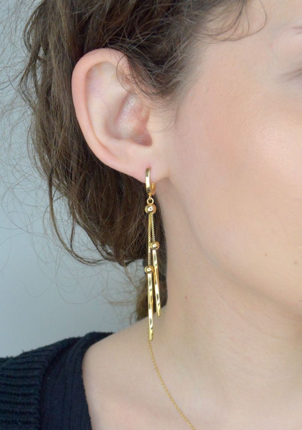 Kolczyki złote wiszące blaszki z kuleczkami pr 585, DIA-KLC-10865-585 Złote kolczyki wykonane z najwyższej jakości żółtego złota, próba 585. Kolczyki w modowym stylu, wpisujące się w obecne trendy modowe1.jpg