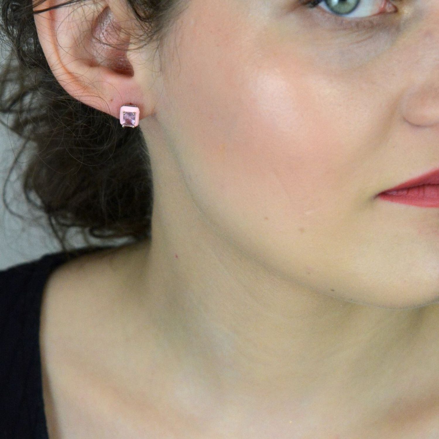 Srebrne kolczyki damskie wkrętki 925 różowe prostokąty.jpg