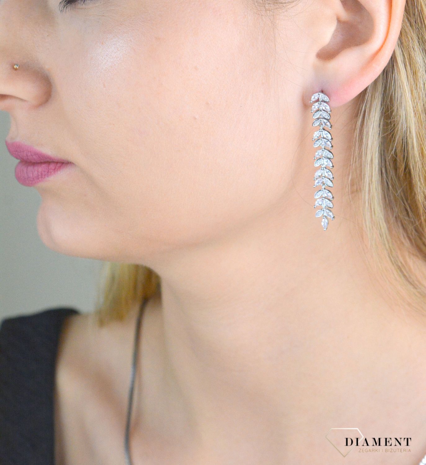 Srebrne kolczyki damskie 925 wiszące eleganckie bogate w cyrkonie DIA-KLC-10966-925.jpg