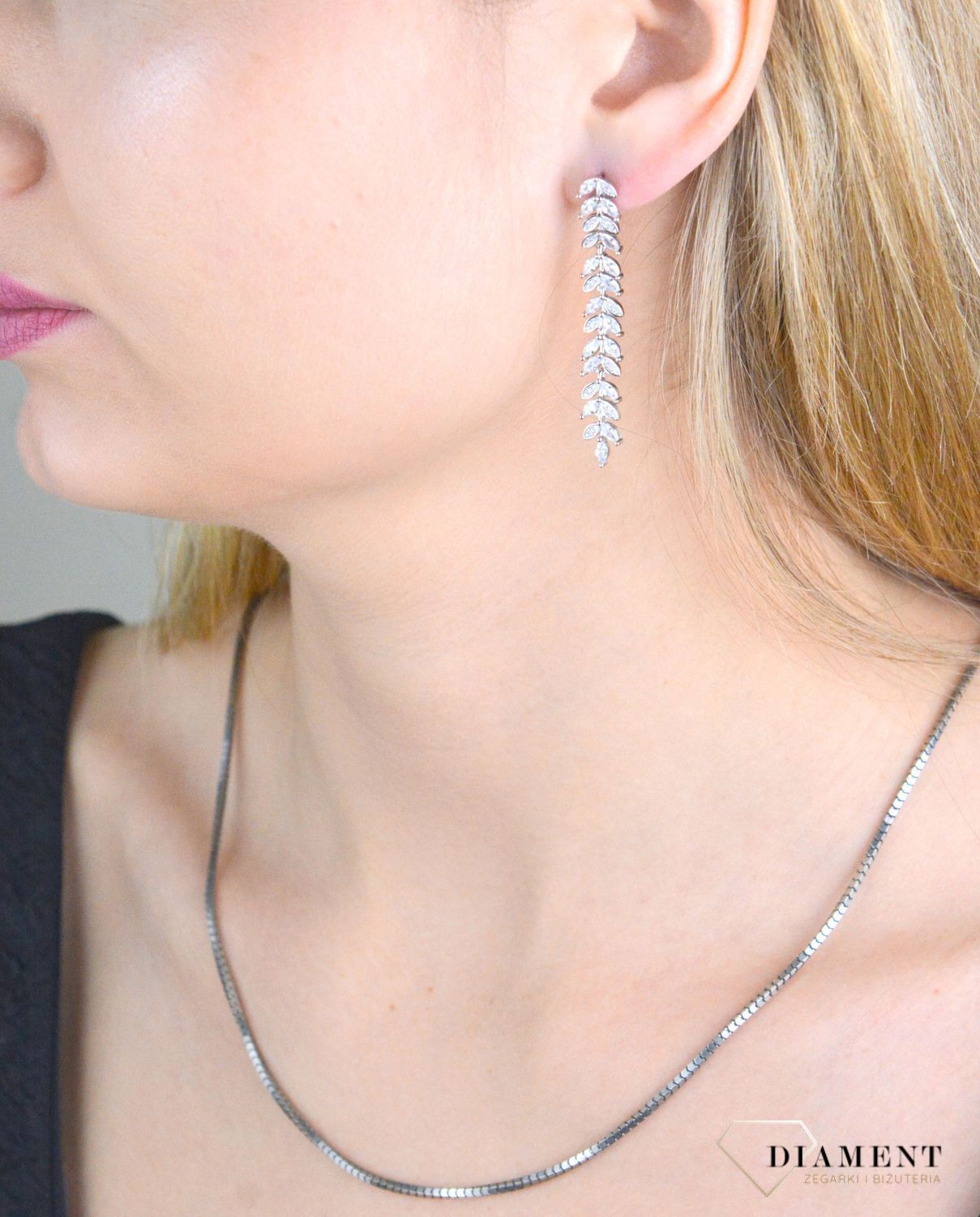 Srebrne kolczyki damskie 925 wiszące eleganckie bogate w cyrkonie DIA-KLC-10966-925.jpg