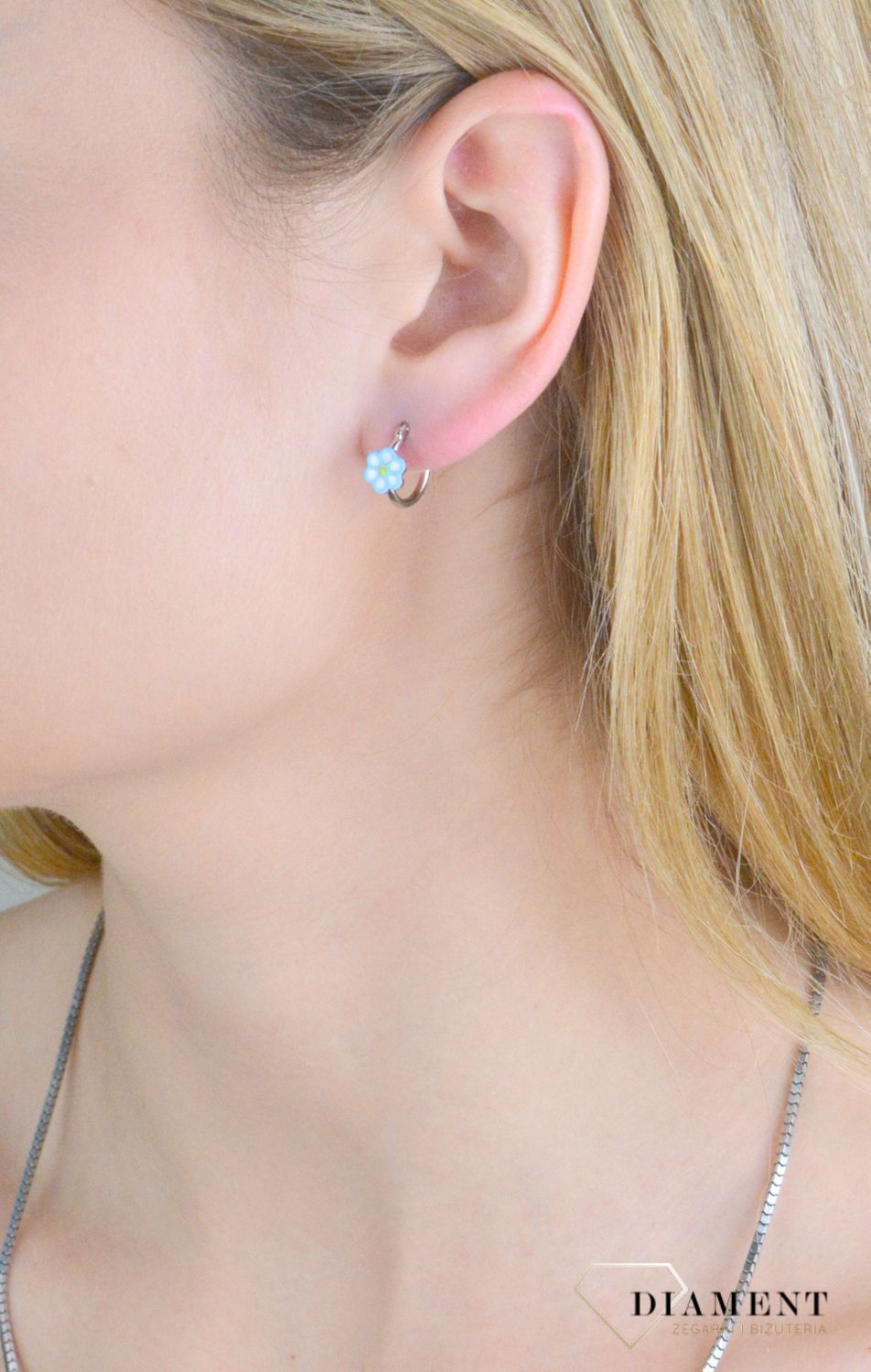 Srebrne kolczyki 925 z niebieskim kwiatkiem DIA-KLC-10970-925.jpg
