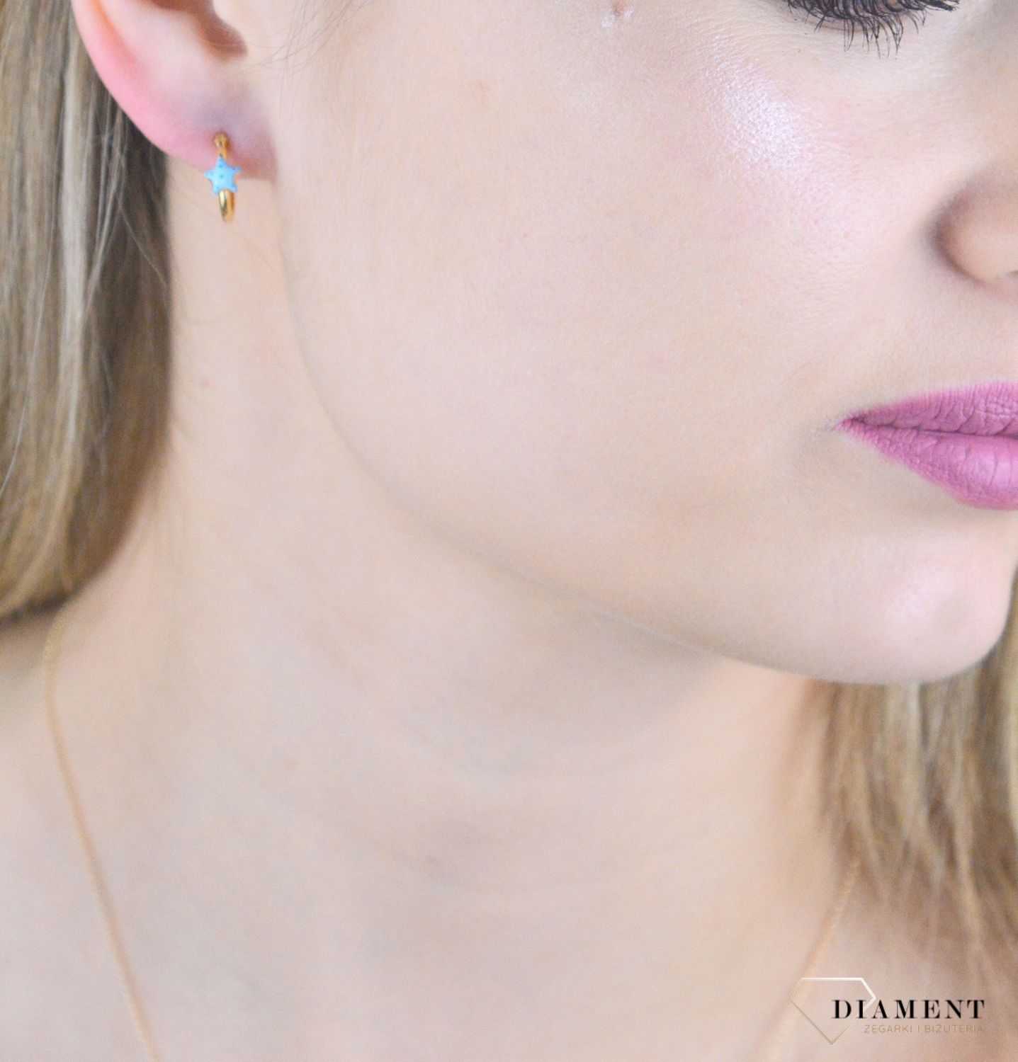 Srebrne kolczyki 925 kółeczka z niebieska gwiazdką DIA-KLC-10972-925. Srebrne kolczyki damskie. Kolczyki srebrne dziecięce. Kolczyki srebrne pozłacane kółka. Kolczyki srebrne z gwiazdką. kolczyki pozłacane dla dzieci na prezent..jpg