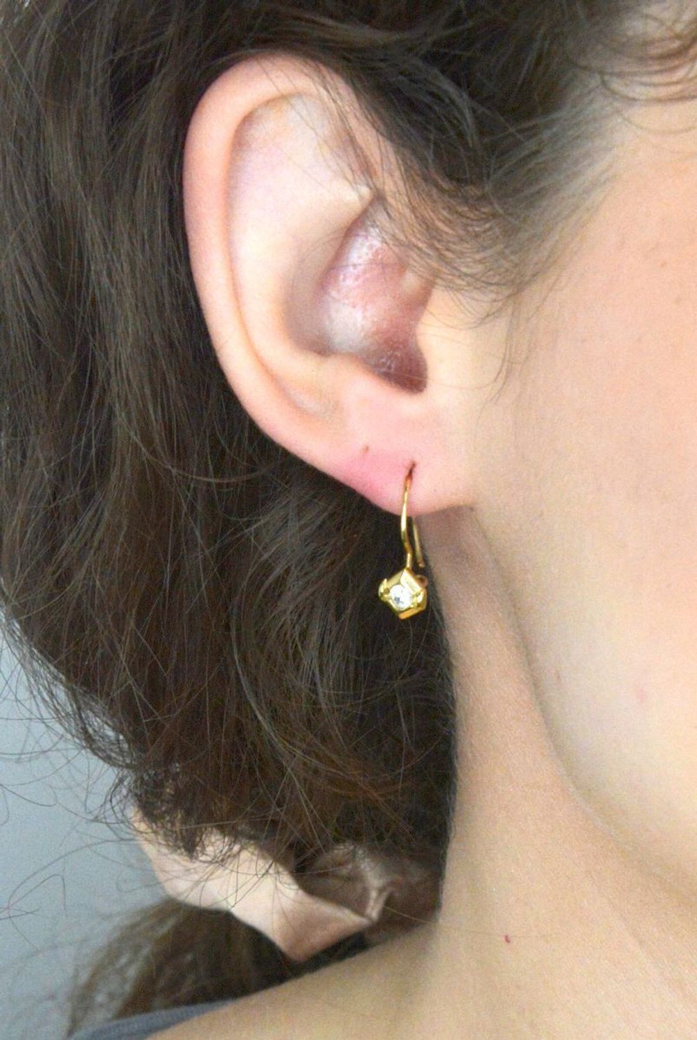 Kolczyki złote Apart wiszące romby z cyrkoniami na bigiel, próba 585 DIA-KLC-1100-585.  Złote kolczyki zapinane na bigiel. Złote kolczyki wykonane z najwyższej jakości 2.jpg