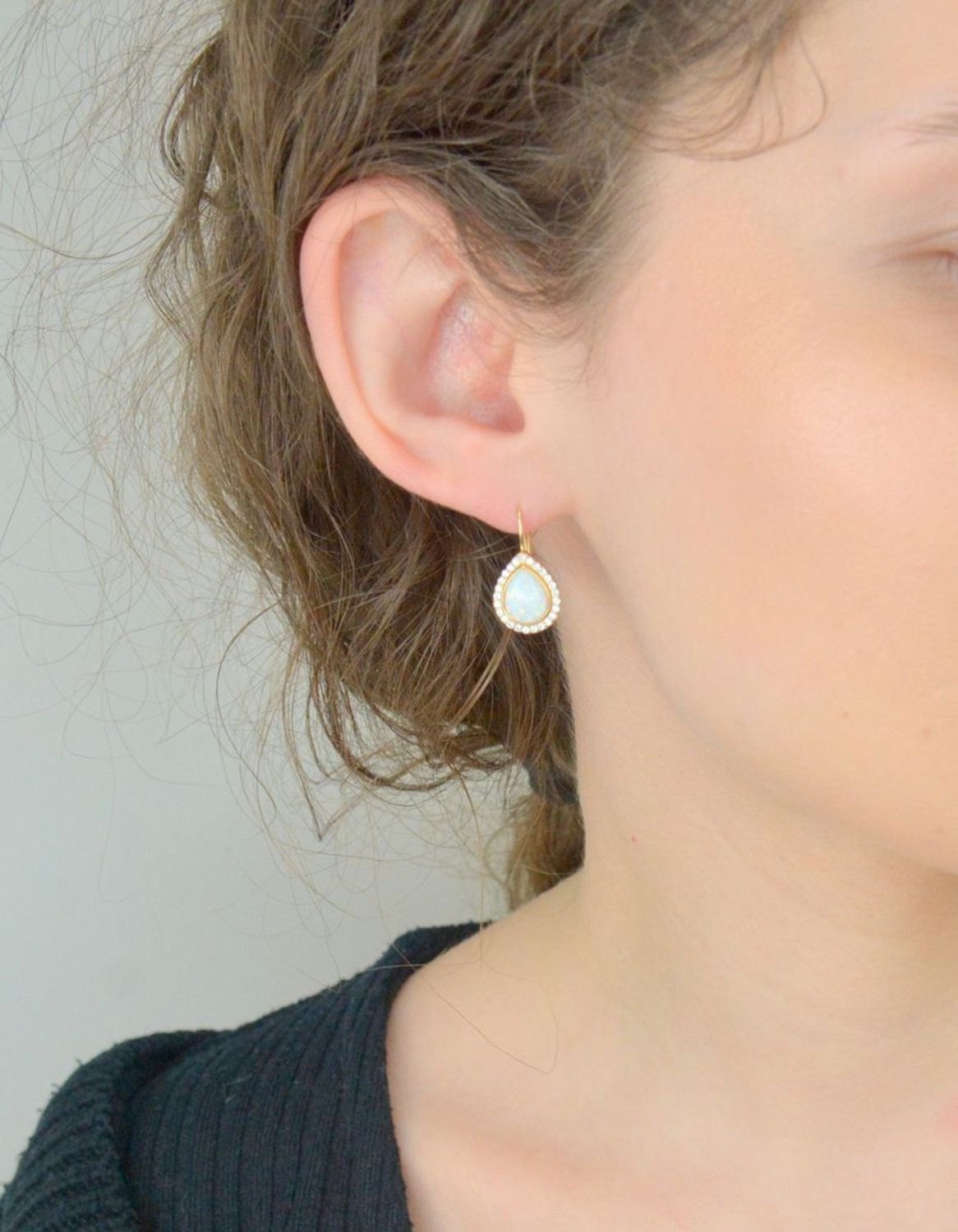 Złote kolczyki damskie 585 z kamieniem naturalnym opal DIA-KLC-11045-585 Au 585.jpg