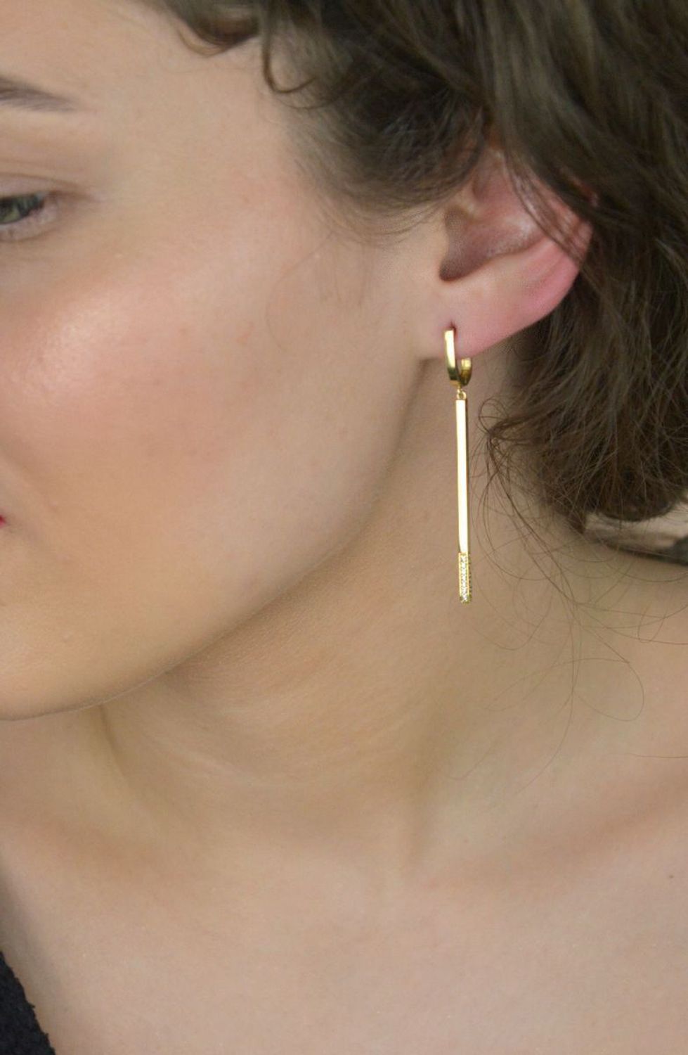 Kolczyki złote wiszące patyczki z cyrkoniami pr 585, DIA-KLC-11108-585 Kolczyki złote w formie wiszących patyczków, wykonane z wysokiej jakości złota próby 585, 1.jpg