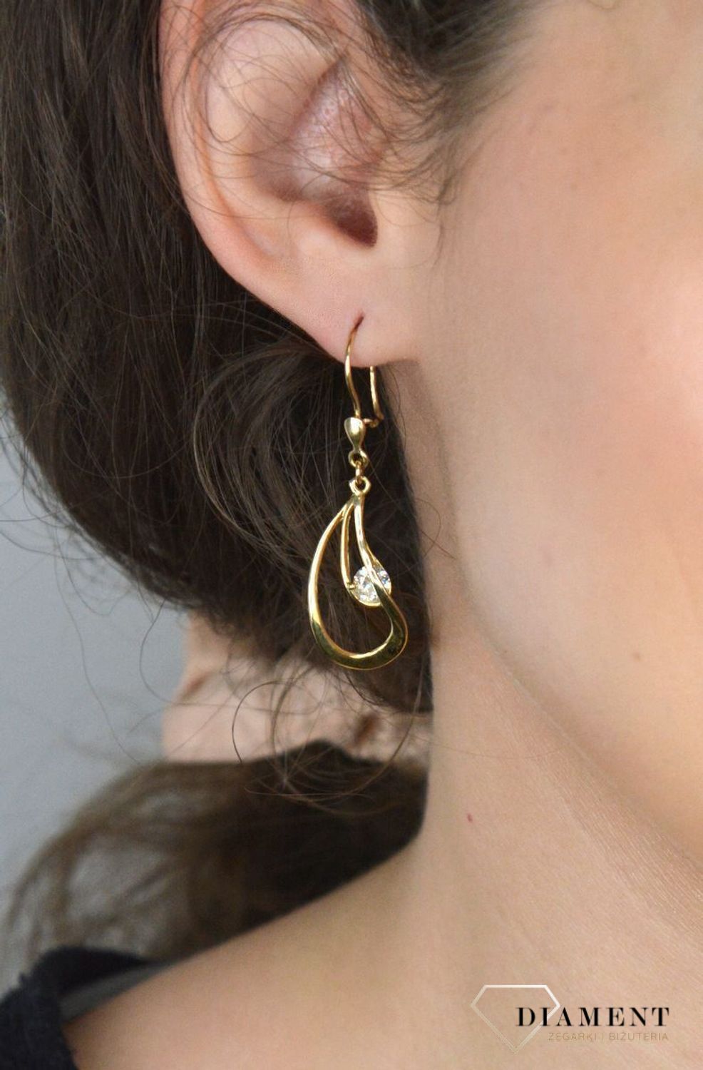 Kolczyki  złote łezki z cyrkoniami pr 585, DIA-KLC-11113W-585  Kolczyki złote łezki z cyrkoniami próby 585 o wadze 4,14 gram to elegancka biżuteria, która łączy w sobie klasyczny design z1.jpg
