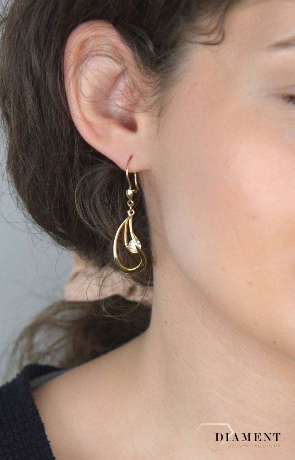 Kolczyki  złote łezki z cyrkoniami pr 585, DIA-KLC-11113W-585  Kolczyki złote łezki z cyrkoniami próby 585 o wadze 4,14 gram to elegancka biżuteria, która łączy w sobie klasyczny design z1.jpg