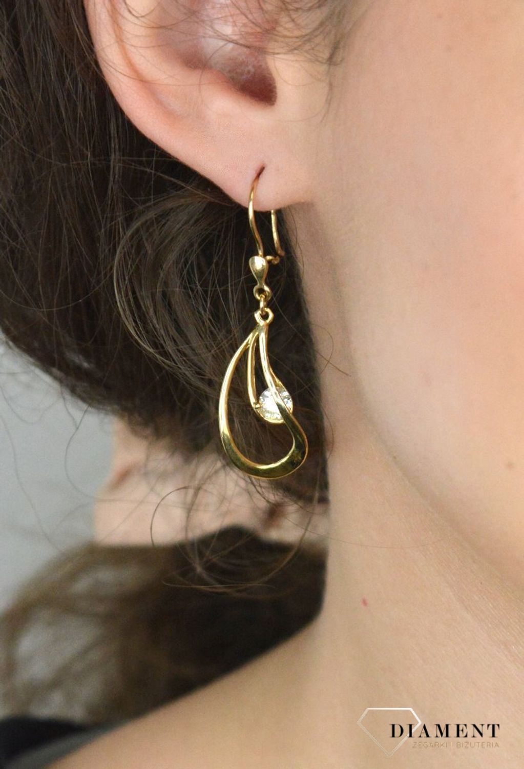Kolczyki  złote łezki z cyrkoniami pr 585, DIA-KLC-11113W-585  Kolczyki złote łezki z cyrkoniami próby 585 o wadze 4,14 gram to elegancka biżuteria, która łączy w sobie klasyczny design z1.jpg