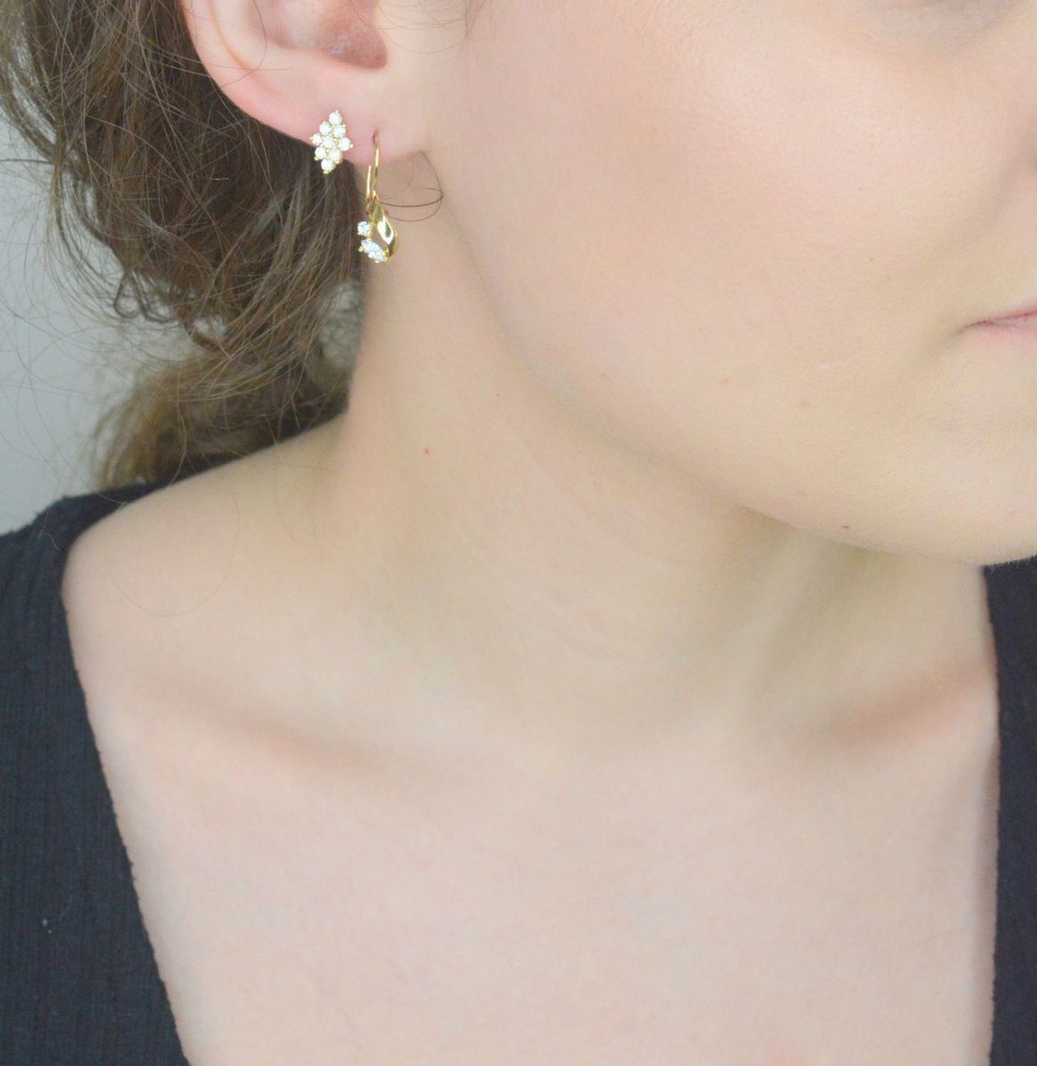 Kolczyki złote wkrętki kulki złoto czarne, próba 375 KL 6317 375. Kolczyki damskie małe kuleczki złote. Kolczyki złote na prezent. Małe złote kolczyki. 1.jpg