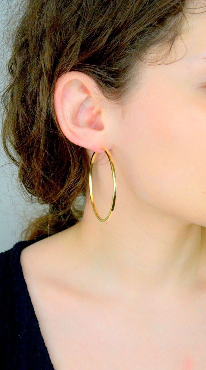 Kolczyki złote koła 5,5cm pr 585, DIA-KLC-11133-585 Złote kolczyki wykonane z wysokiej jakości żółtego złota, próby 585. Kolczyki o formie koła. Kolczyki złote wiszące idealne sprawdzą się na prezent. 1.jpg