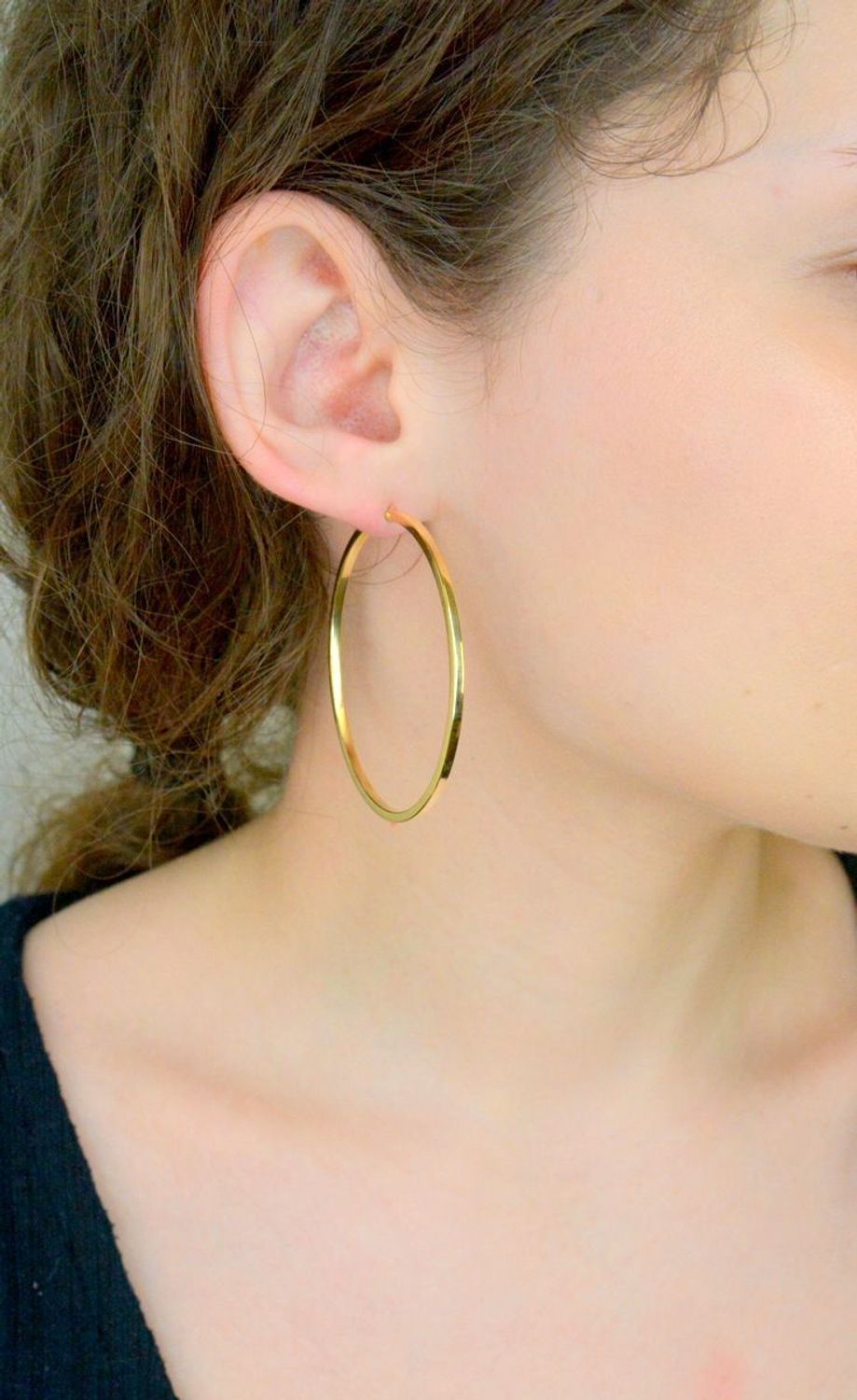 Kolczyki złote koła 5,5cm pr 585, DIA-KLC-11133-585 Złote kolczyki wykonane z wysokiej jakości żółtego złota, próby 585. Kolczyki o formie koła. Kolczyki złote wiszące idealne sprawdzą się na prezent. 1.jpg